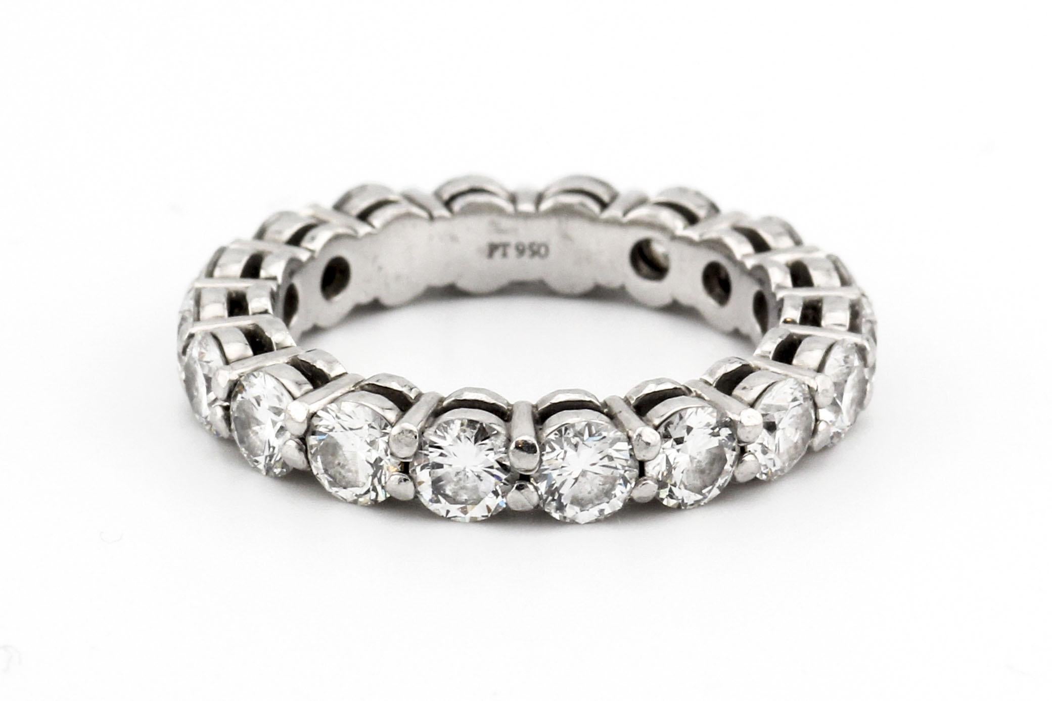 Tiffany & Co. Diamond Platinum 3.7mm Shared Setting Band Size 6 In Good Condition For Sale In Simpsonville, SC