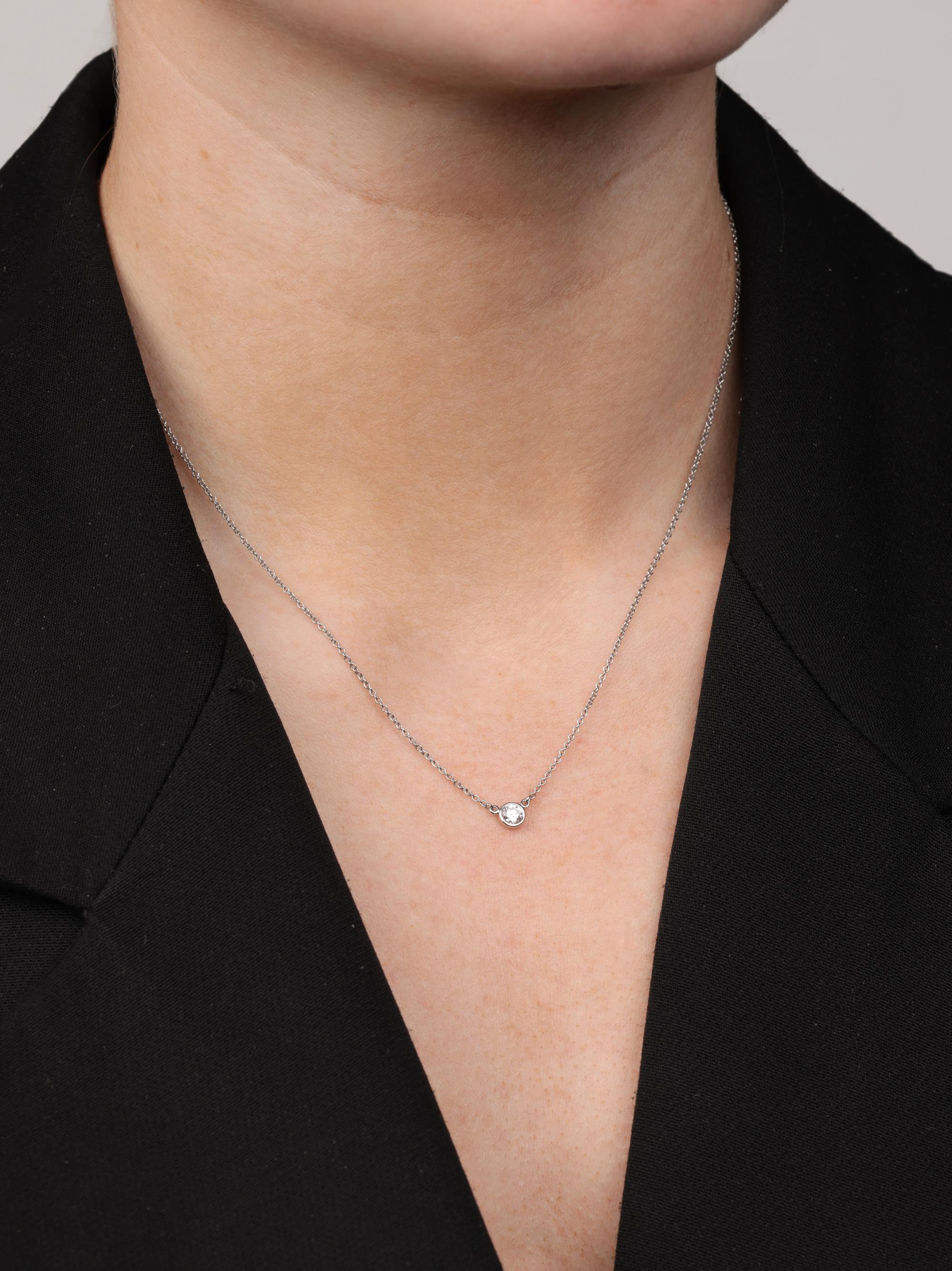 Tiffany & Co. Collar de diamantes en platino por metros

Detalles del producto
Xupes Ref: J1495
Marca: Tiffany & Co.
Model No: Colgante de diamantes por metros
Tipo: Collar
Acompañado de: Tiffany & Co. Caja
Material(es): Platino
Piedra preciosa: