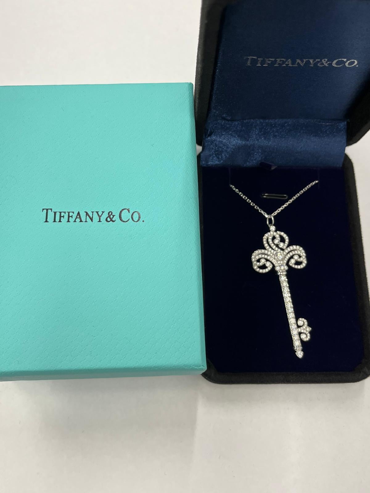 Tiffany & Co. Ciondolo con chiave a cuore in platino con diamante Enchant in vendita 1