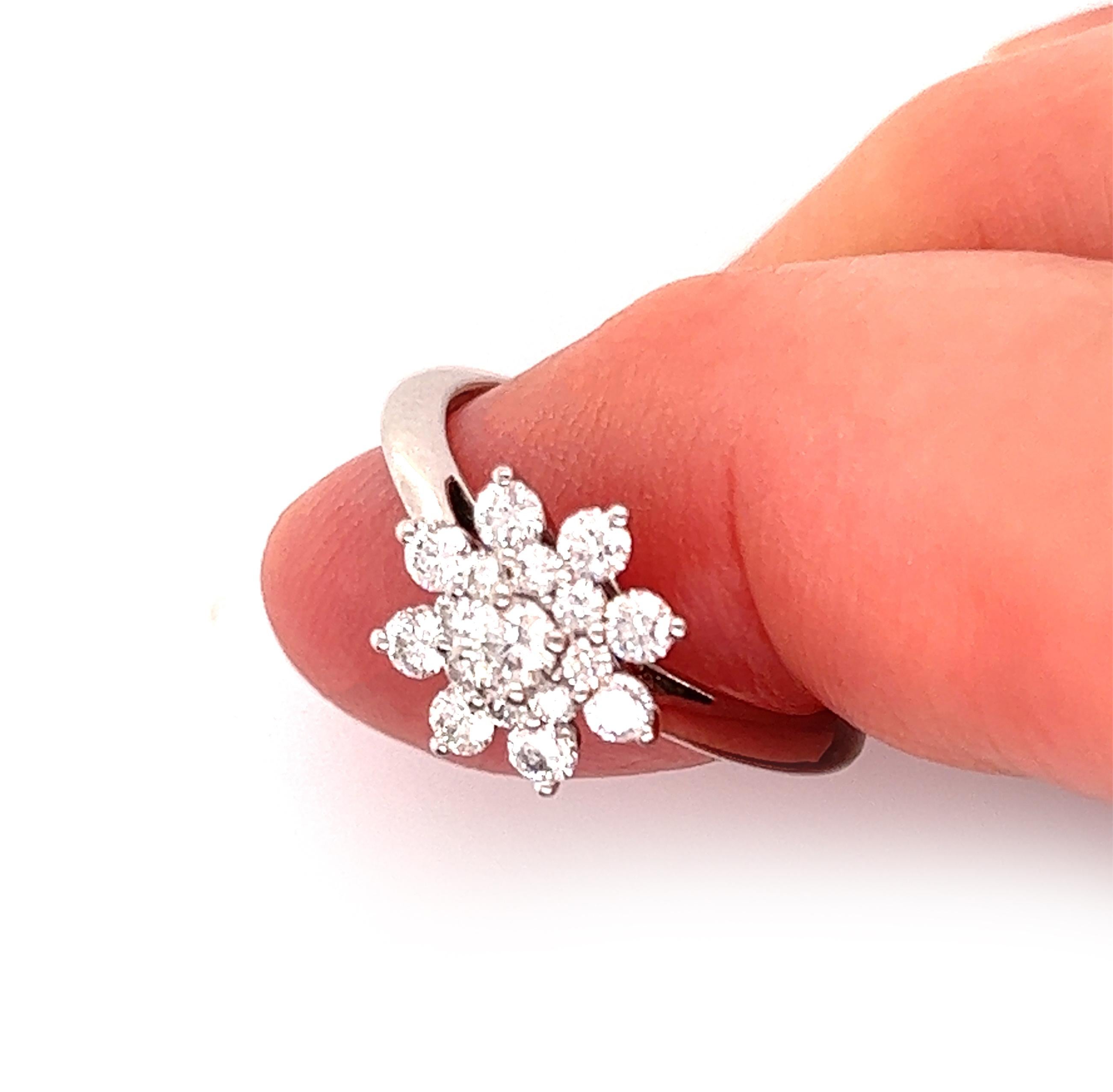 Tiffany & Co. Platin-Blumenring mit Diamanten (Moderne) im Angebot