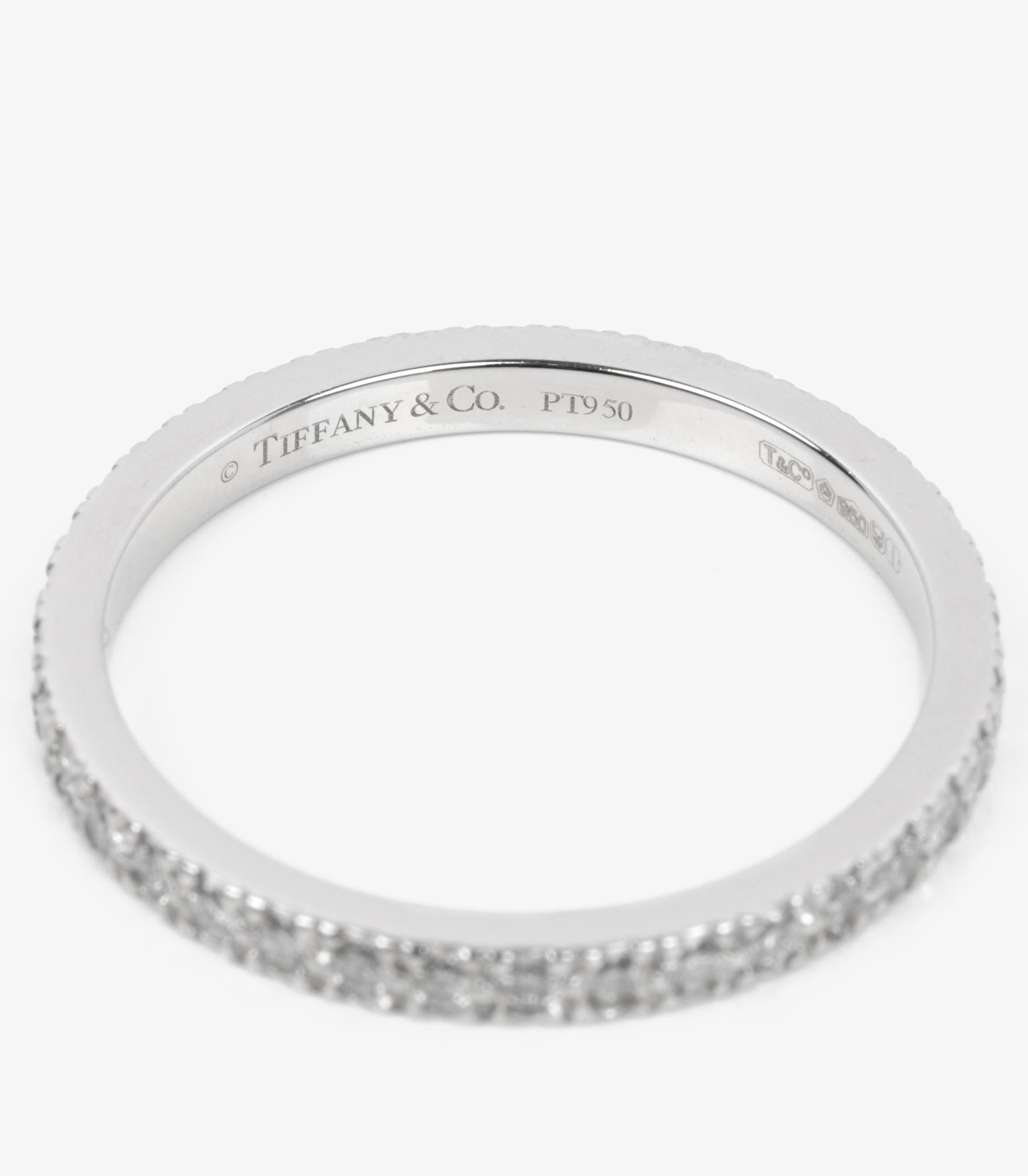 da uomo o donna Tiffany & Co. Anello a eternità completa con diamante e platino in vendita