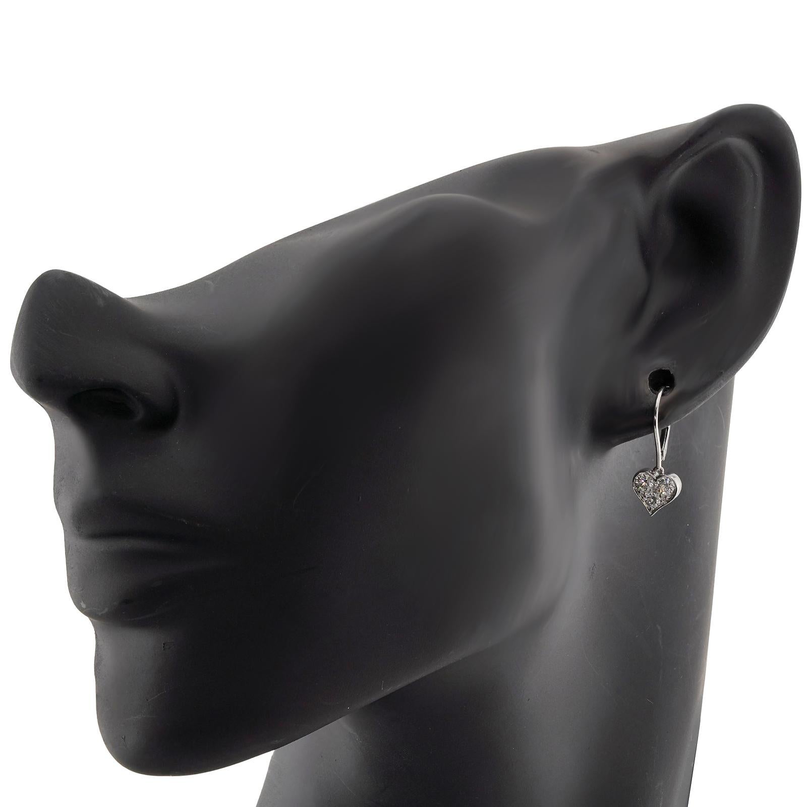 Taglio brillante TIFFANY & CO. Orecchini a goccia con diamante e cuore in platino in vendita