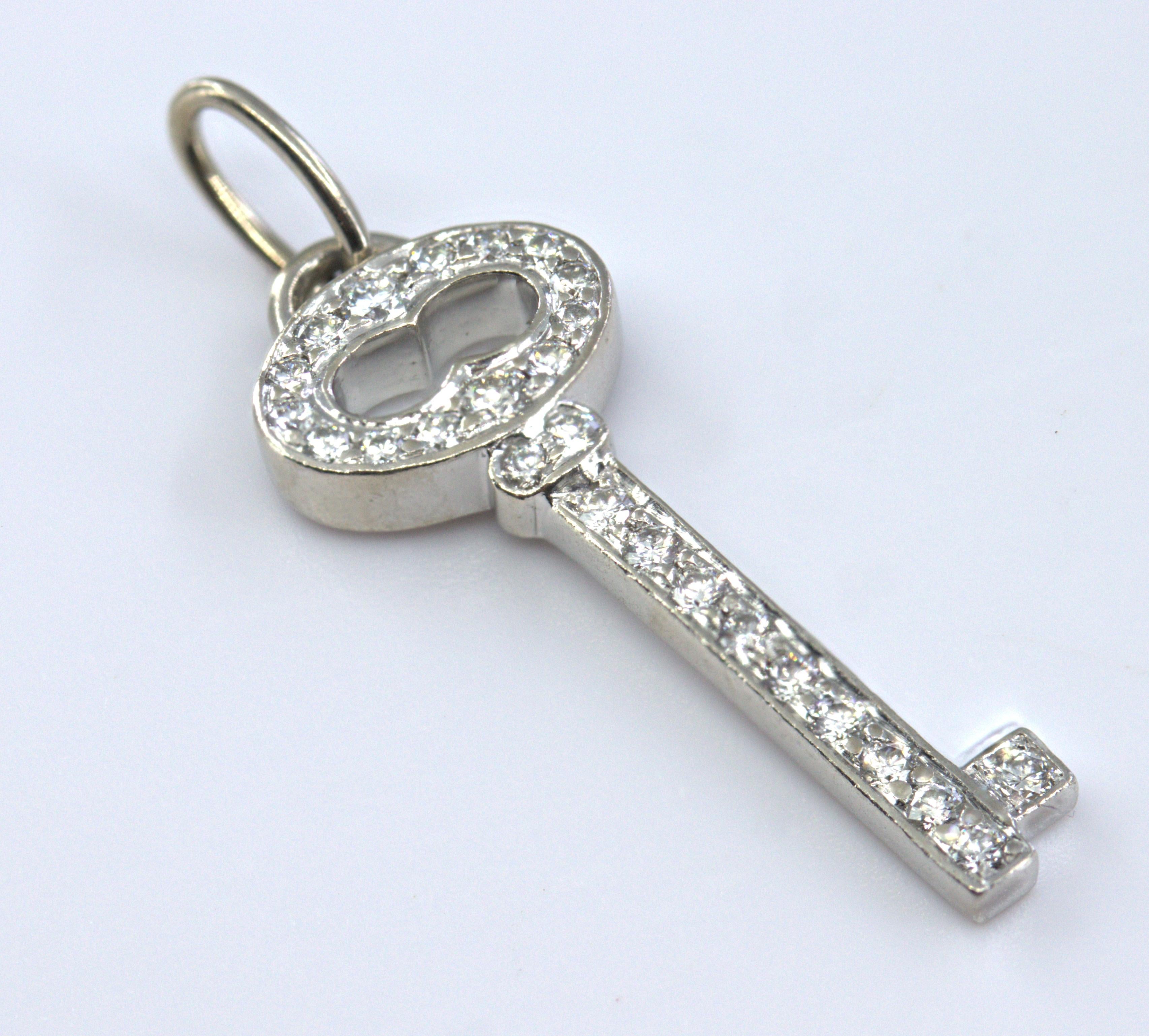 Tiffany & Co. Diamant, Platin Oval Mini-Schlüssel-Anhänger-Charm im Angebot 2