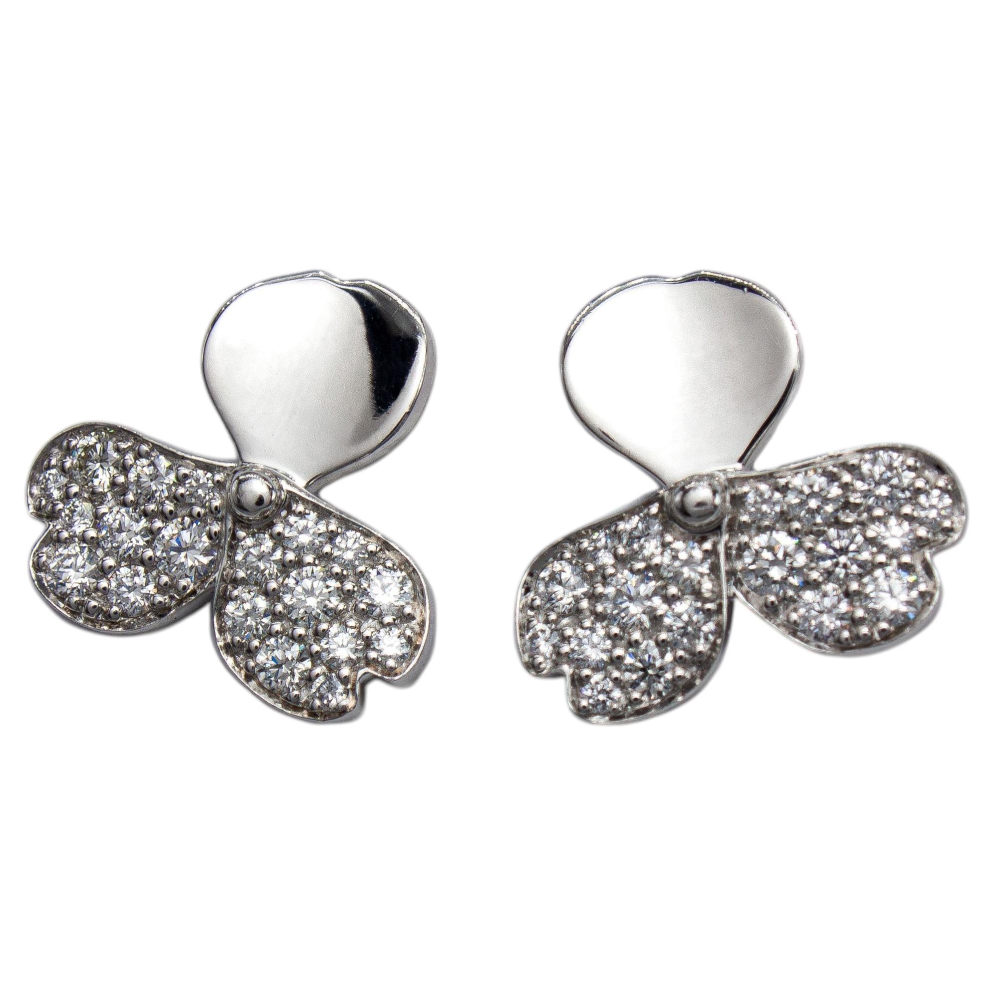 Tiffany & Co. Orecchini con perno a fiore di carta con pavé di diamanti in platino