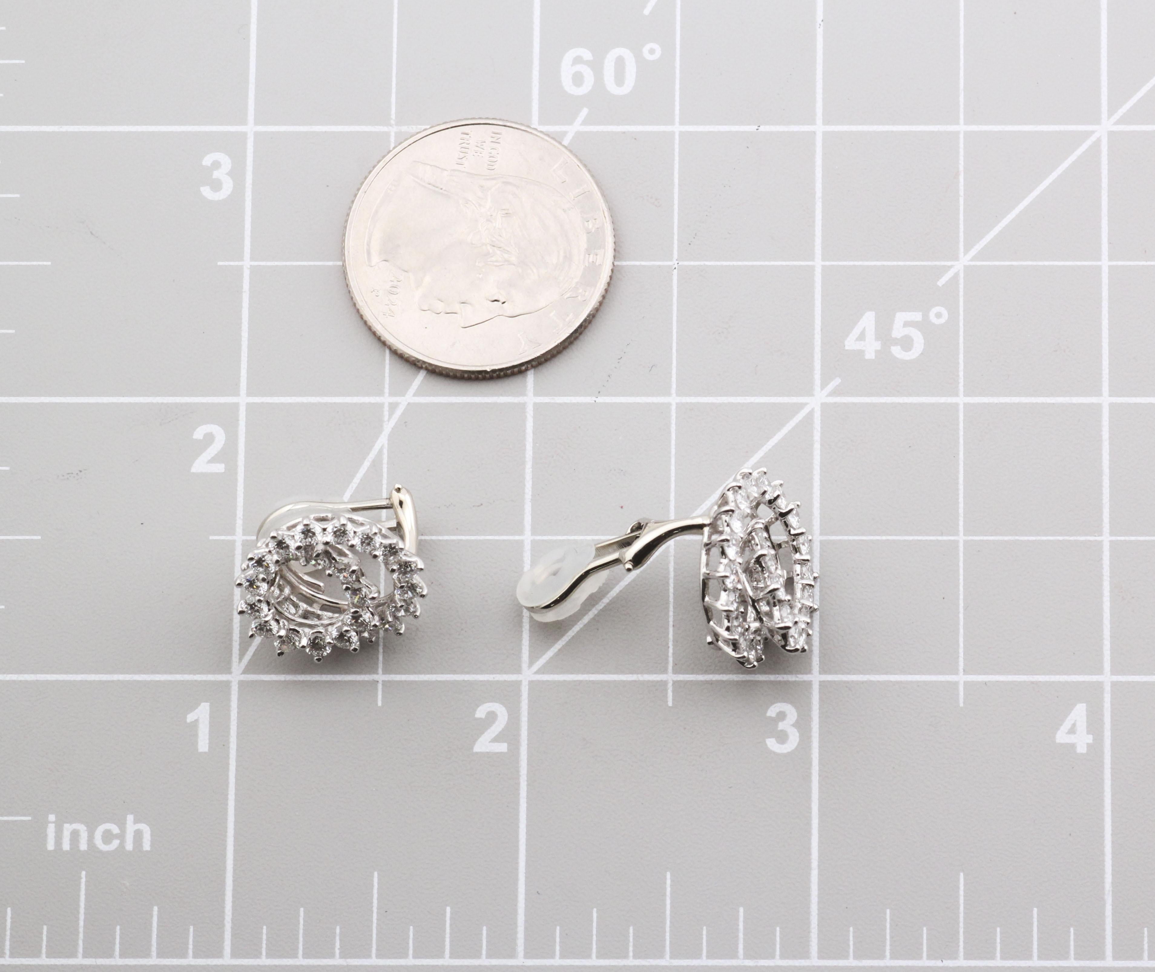 Tiffany & Co. Diamond Platinum Swirl Earrings en venta 3