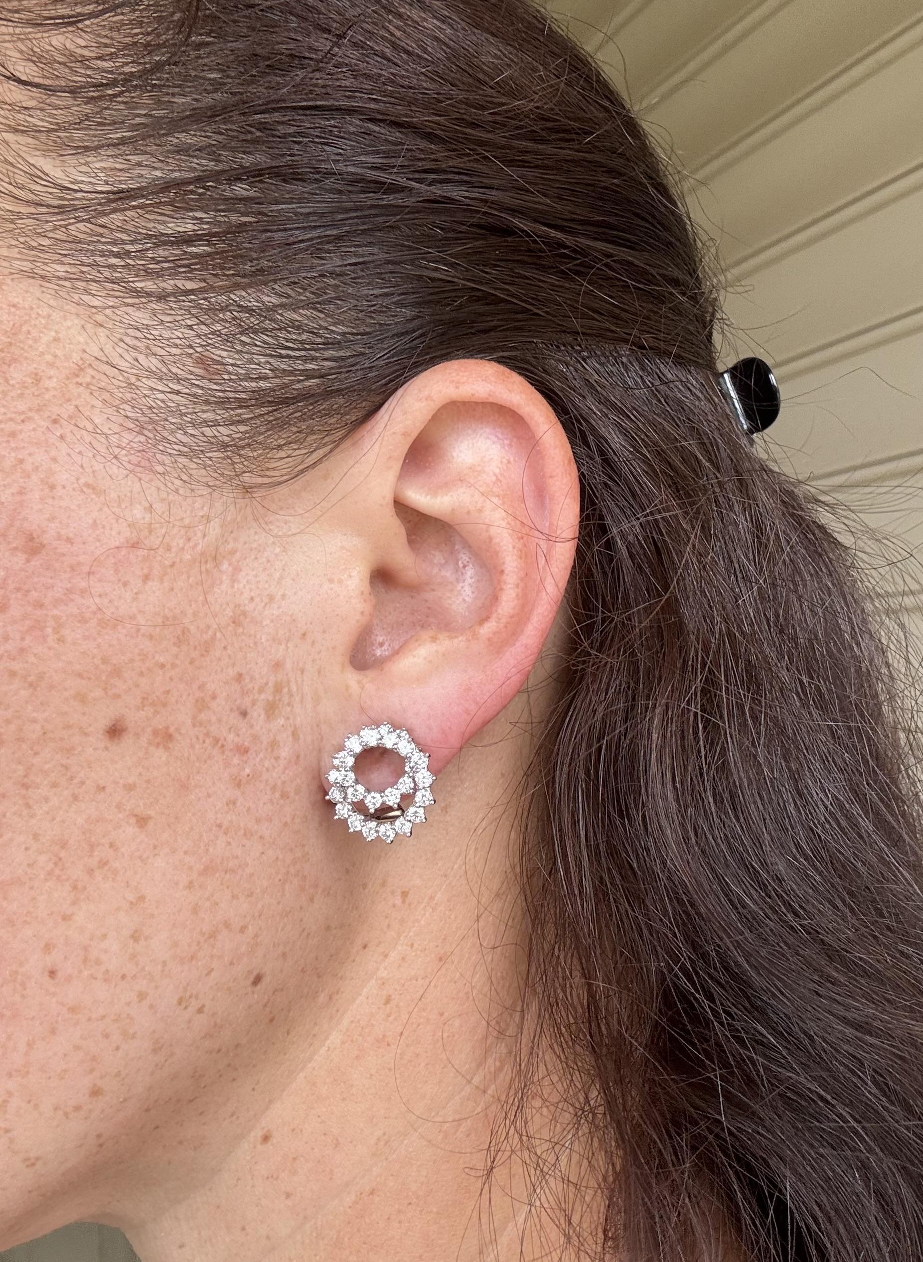 Tiffany & Co. Diamond Platinum Swirl Earrings en venta 4