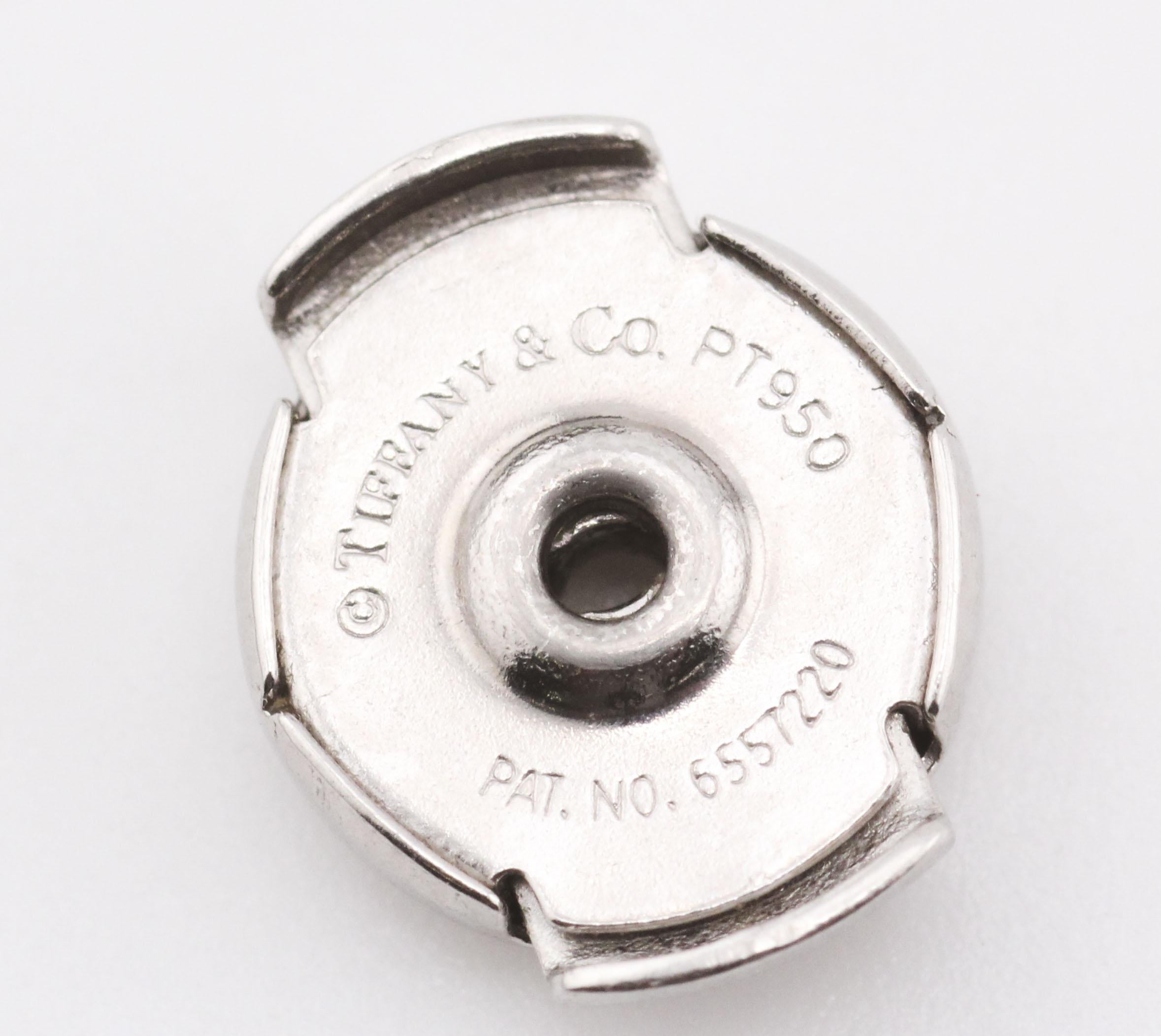 Donna Tiffany & Co.  Orecchini con diamante PT950 in platino a forma di fiore in vendita