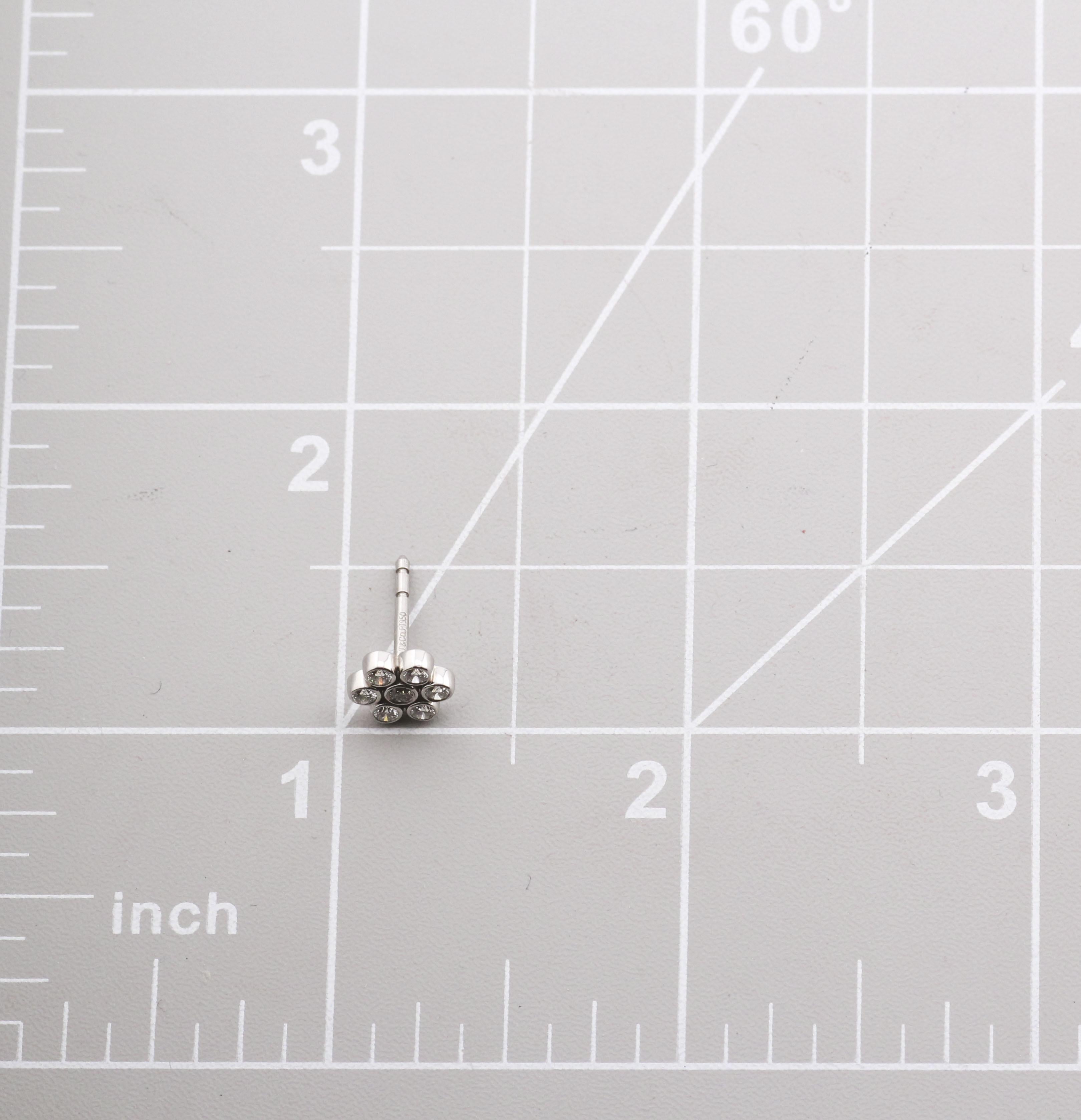 Tiffany & Co.  Orecchini con diamante PT950 in platino a forma di fiore in vendita 2