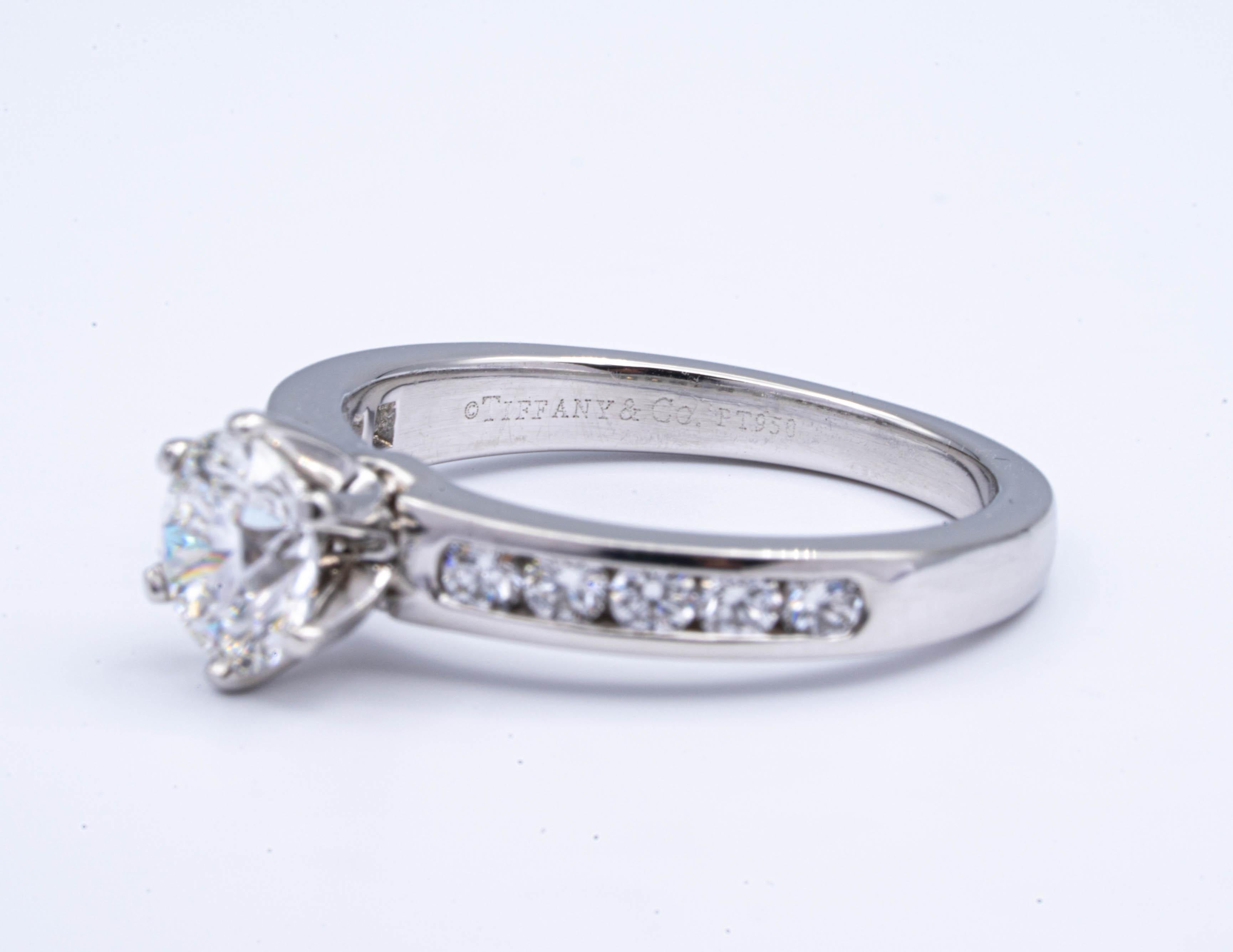 De las mujeres Tiffany & Co. Anillo de diamantes  1,32 Quilate total F VS1 con banda engastada en canal