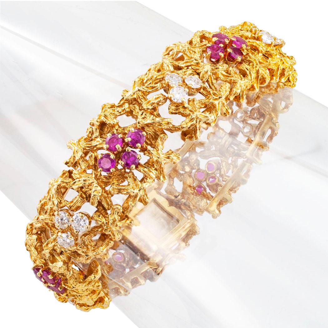 Modern Tiffany & Co. Diamond Ruby Gold Link Bracelet
