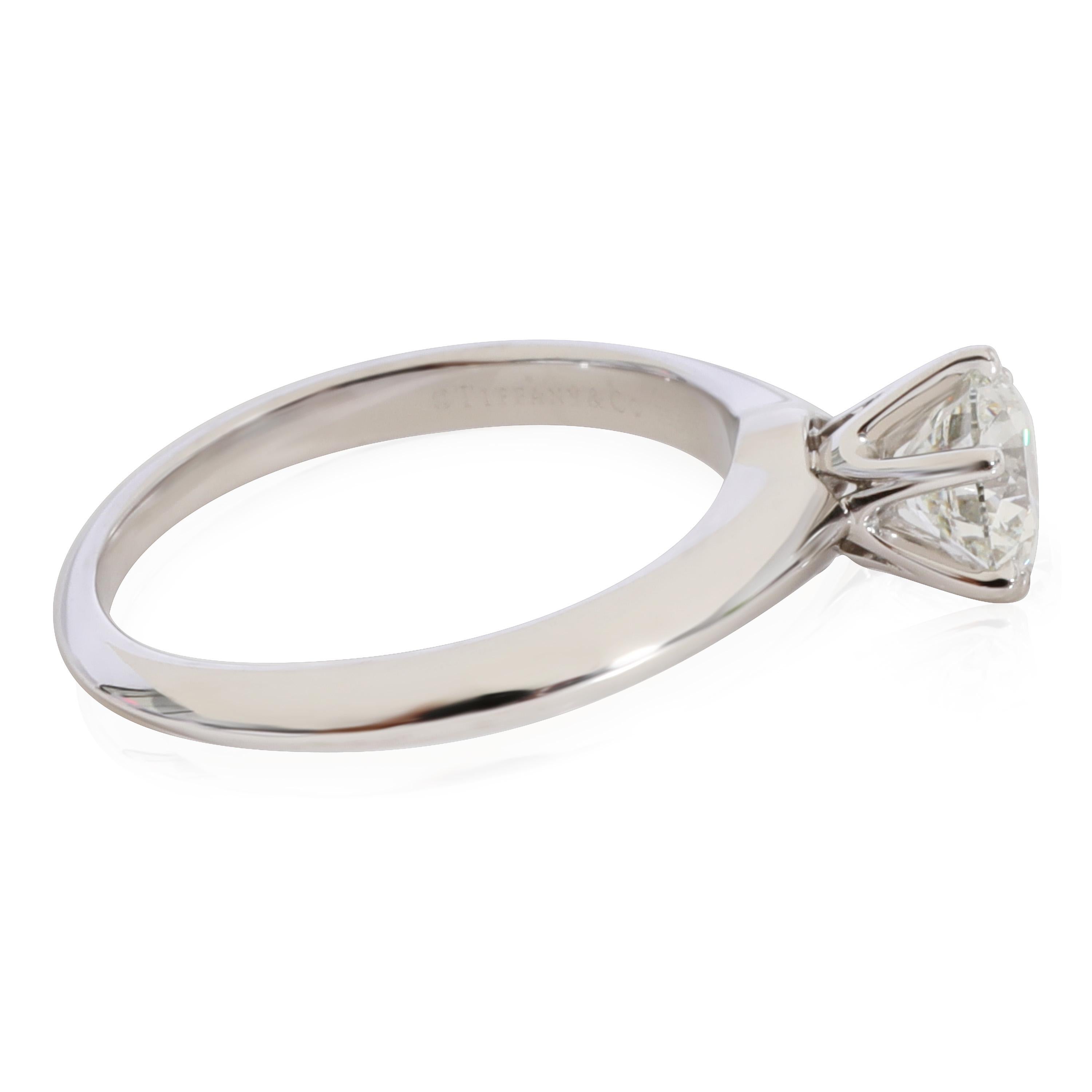 Tiffany & Co. Diamond Solitaire Engagement Ring in Platinum H VS1 0.88 CTW In Excellent Condition For Sale In New York, NY