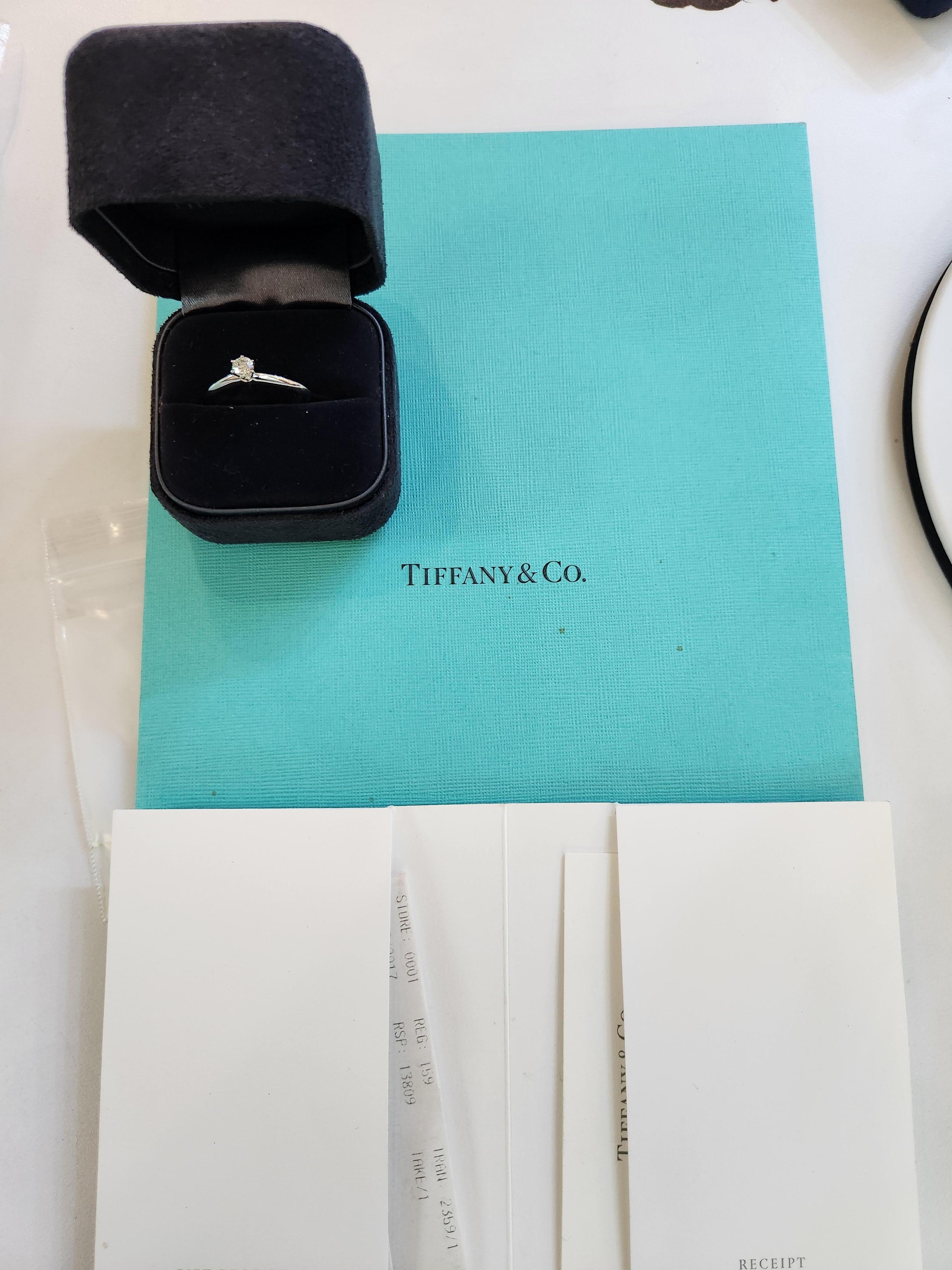 Tiffany & Co. Verlobungsring Platin mit Diamant Solitär .20ct H/Vs1 im Angebot 2