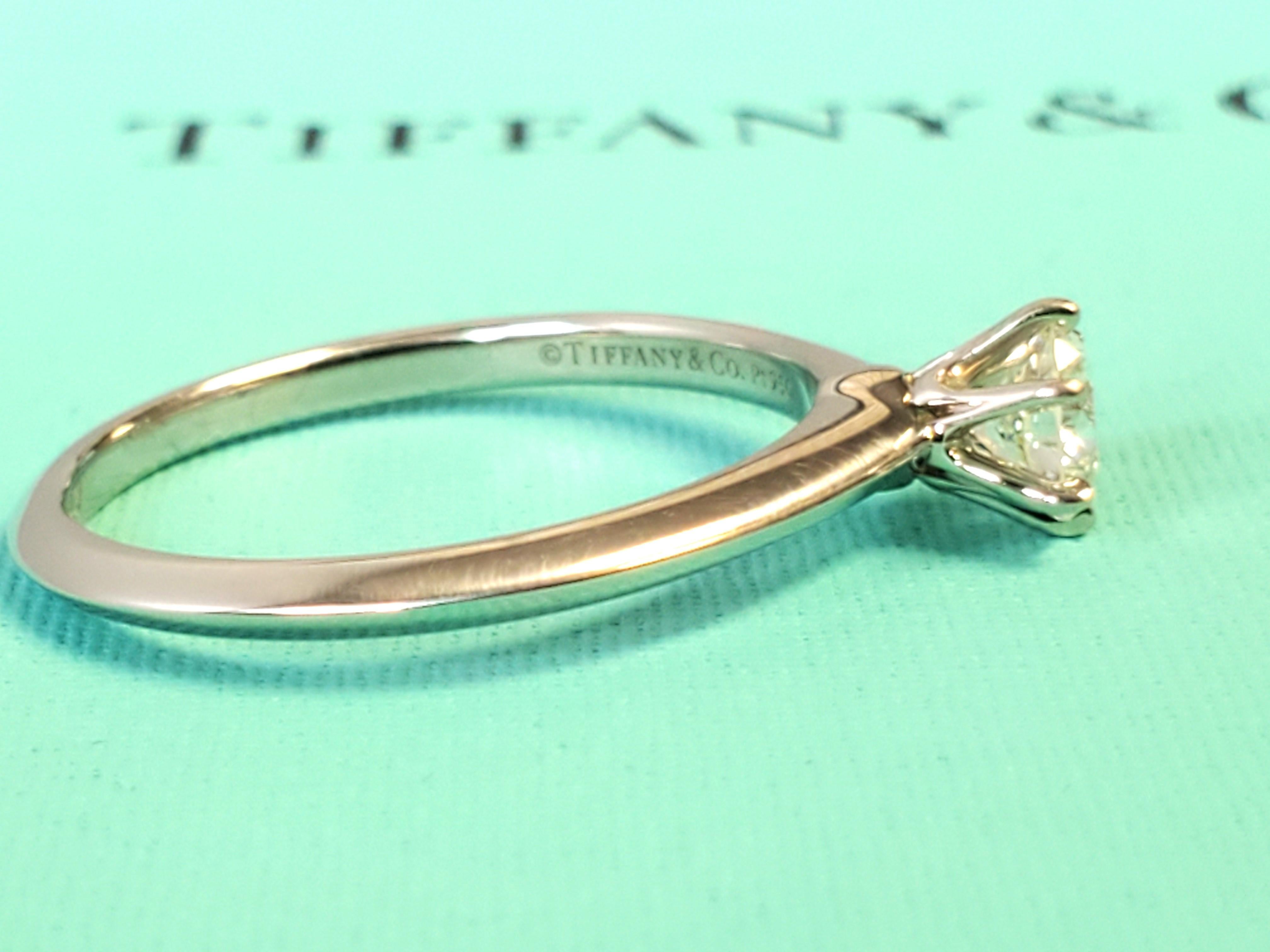 Tiffany & Co. Diamond Solitaire Platinum Engagement Ring .46ct VS1 Round In Excellent Condition For Sale In Overland Park, KS
