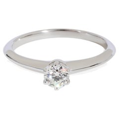 Tiffany & Co. Bague solitaire en platine avec diamants H VS1 0,26 carat