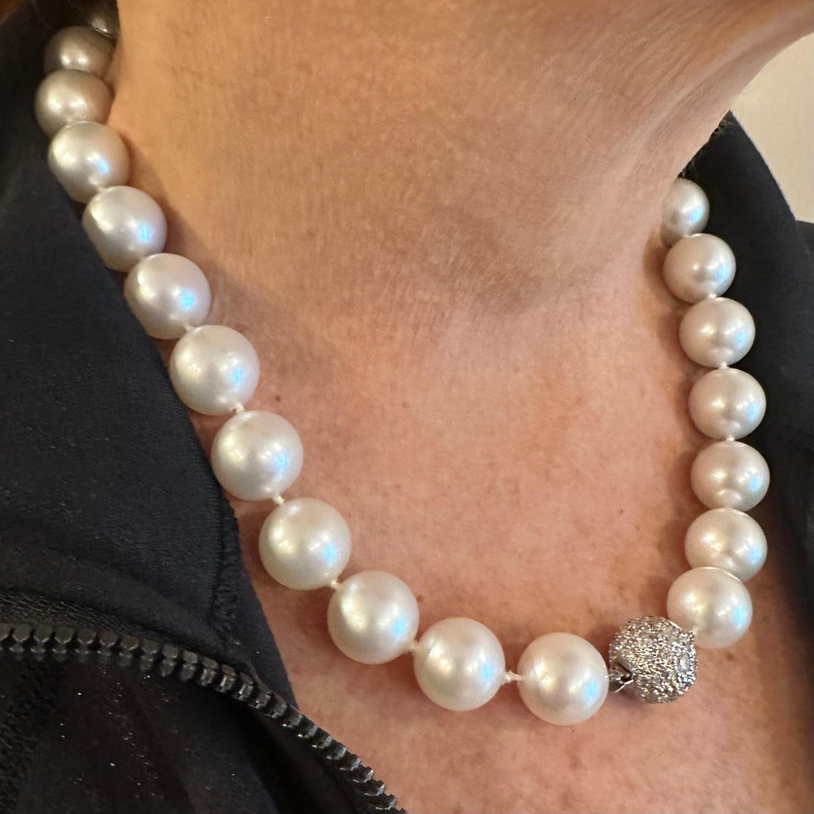 Tiffany & Co. Collana in platino con diamanti dei mari del sud e perle grandi in vendita 6