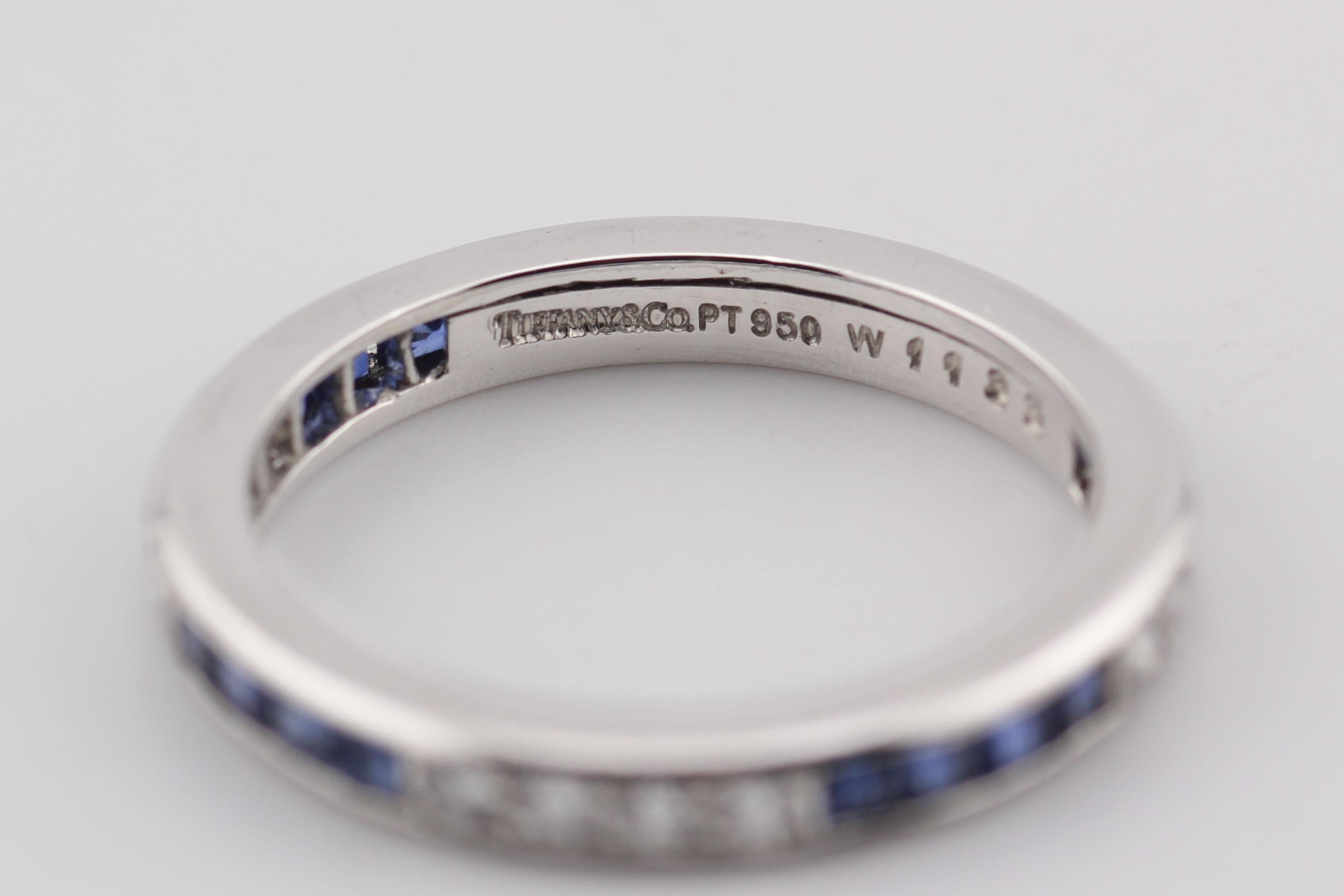 Tiffany & Co. Anello con diamante quadrato e zaffiro in platino per l'eternità, misura 4,75 in vendita 1