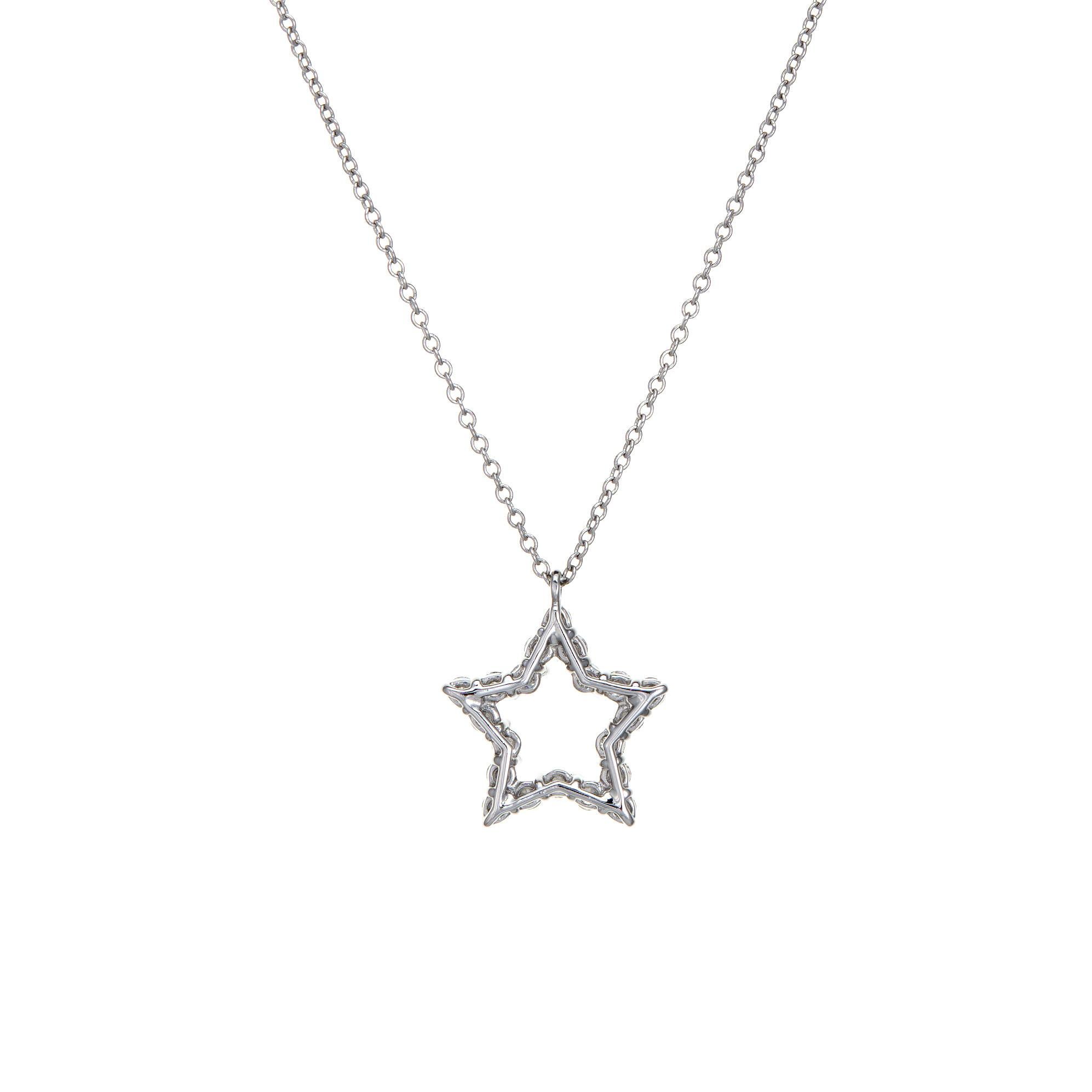 Stilvolle und detailreiche Diamant-Sternkette von Tiffany & Co aus 950er Platin aus zweiter Hand.  

Die Diamanten haben insgesamt schätzungsweise 0,20 Karat (geschätzte Farbe G-H und Reinheit VS1-2).

Das klassische Sternmotiv ist mit schimmernden