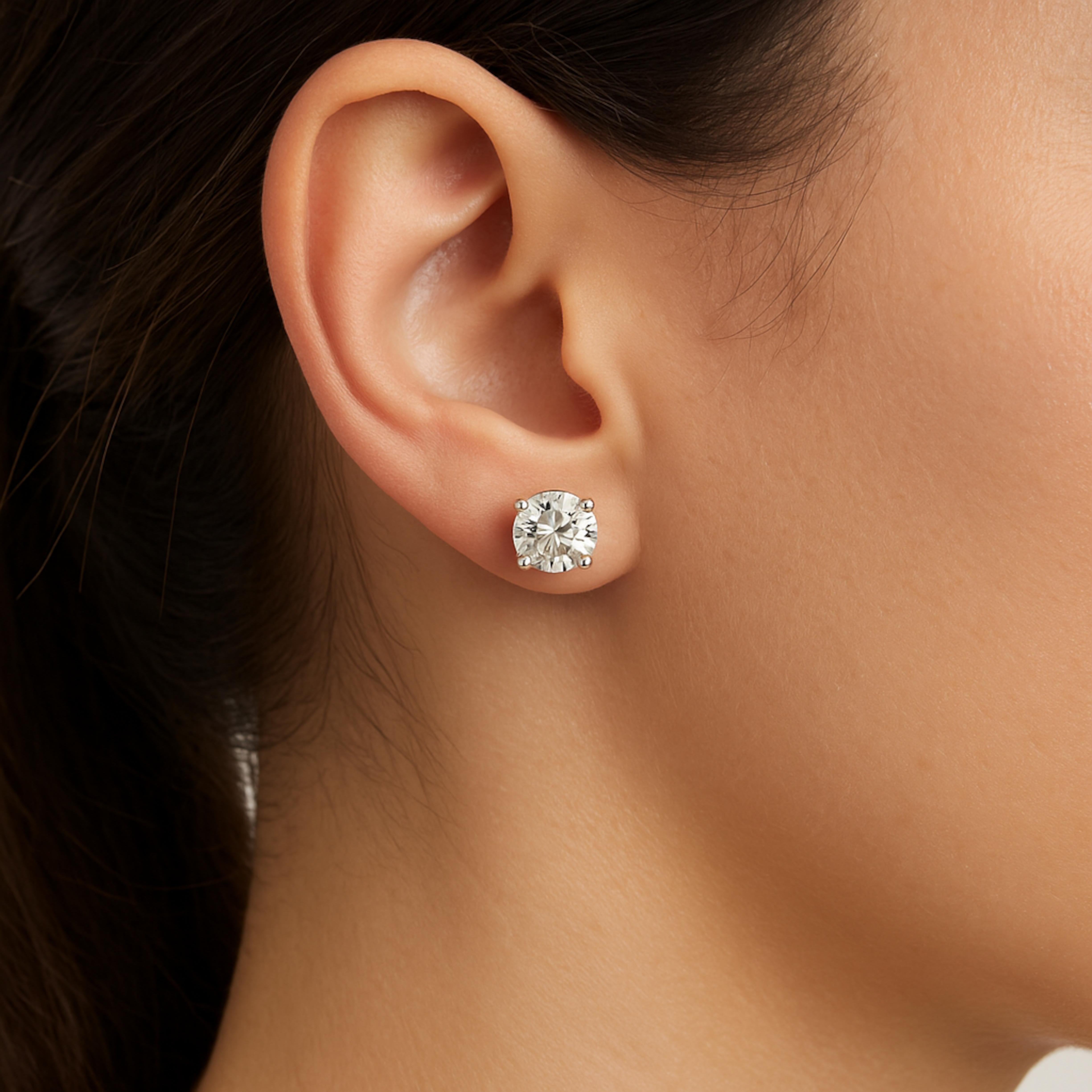 Tiffany & Co. Diamant-Ohrstecker aus Platin - 2,10 Karat insgesamt im Zustand „Neu“ im Angebot in Chicago, IL