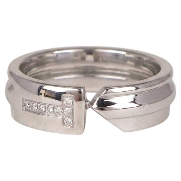Tiffany & Co. Anillo de banda moderno Diamond T en oro blanco de 18k