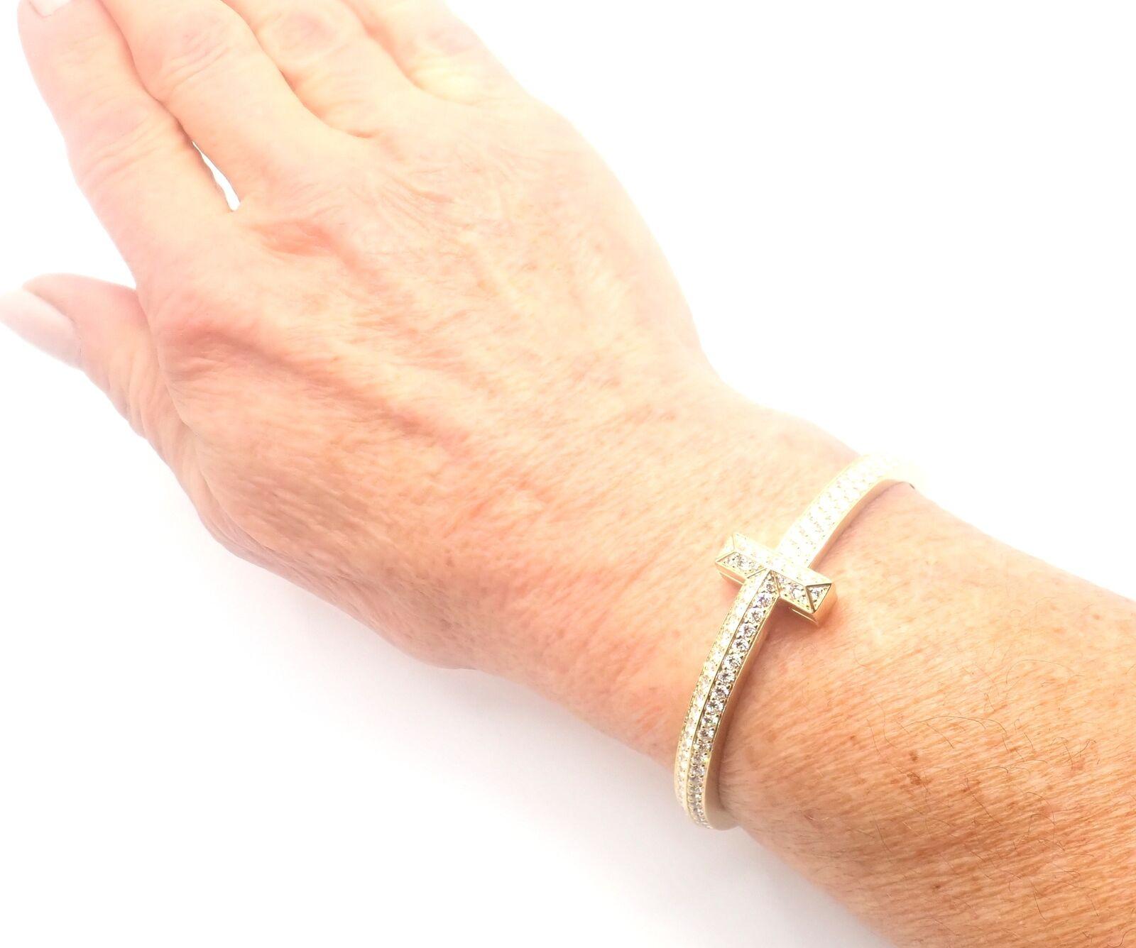 Tiffany & Co. Bracelet jonc large à charnières en or jaune avec diamants T1 en vente 6