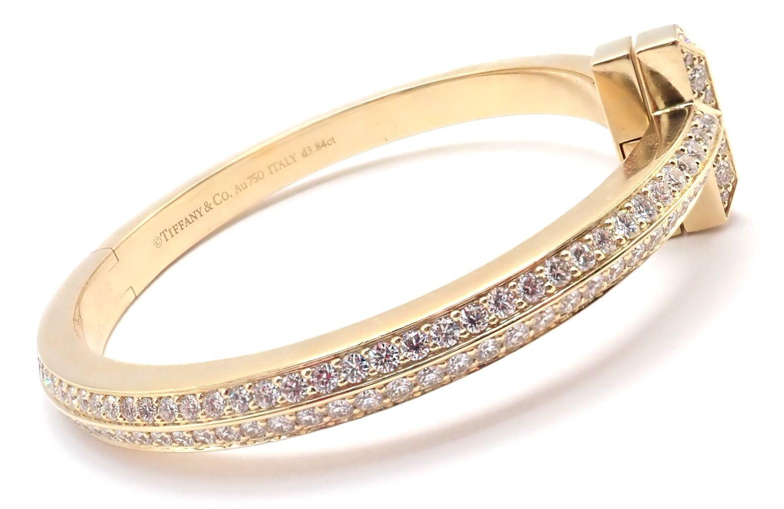 Taille brillant Tiffany & Co. Bracelet jonc large à charnières en or jaune avec diamants T1 en vente