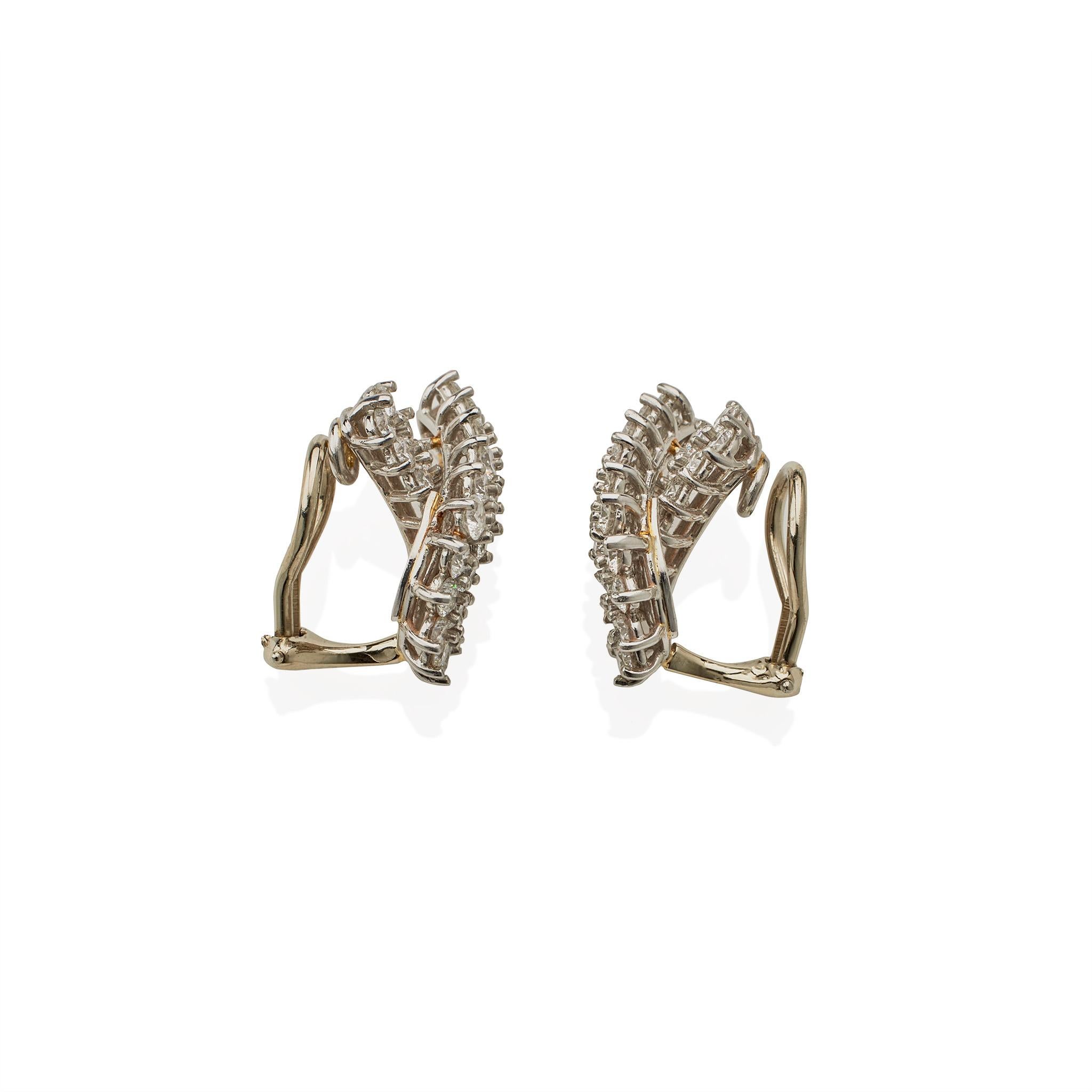 Tiffany & Co. „Diamonds of Tiffany“ Platin- und Diamant-Ohrringe „Loop“ im Zustand „Hervorragend“ im Angebot in New York, NY