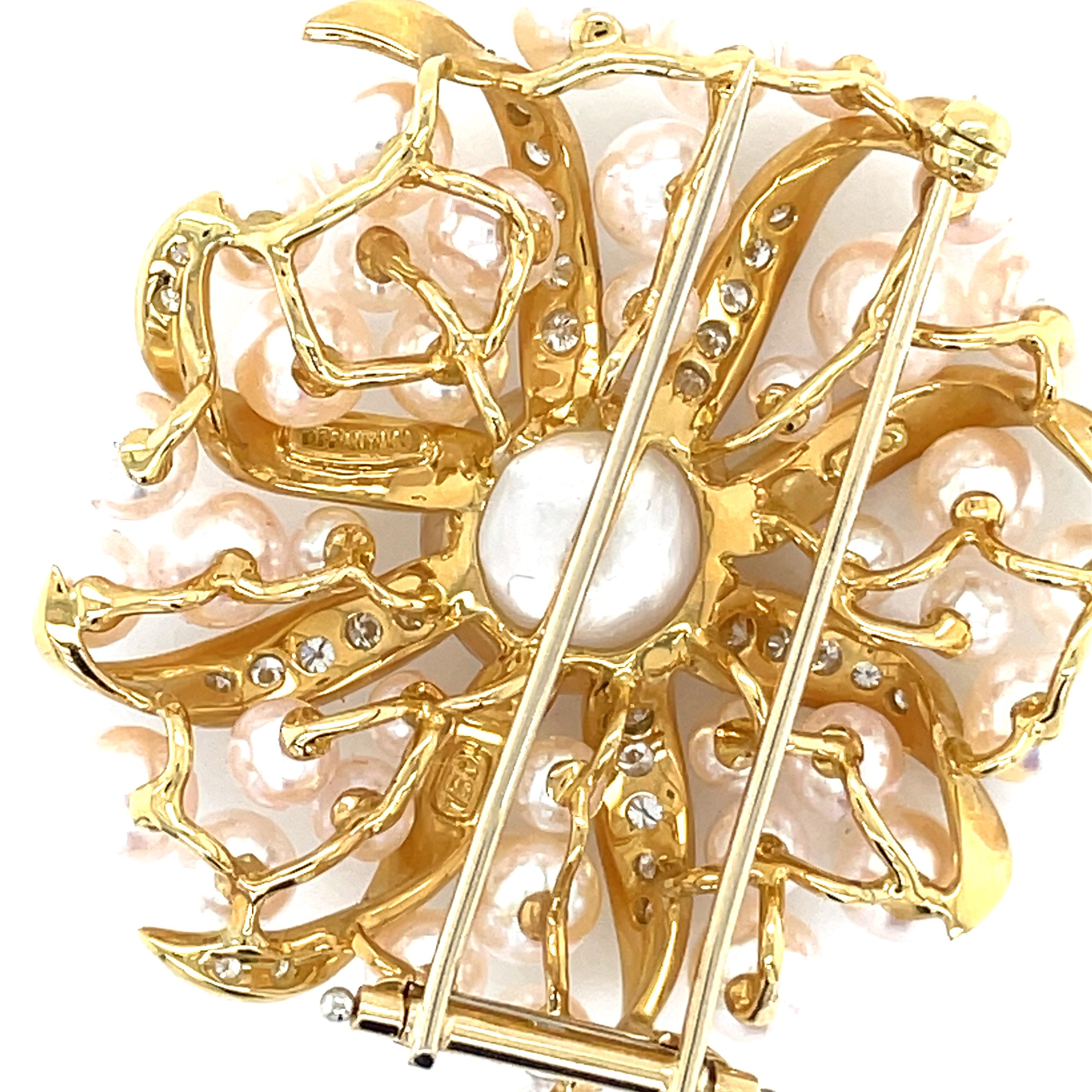 Tiffany & Co Broche fleur en or 18 carats, perles et diamants Excellent état à Napoli, Italy