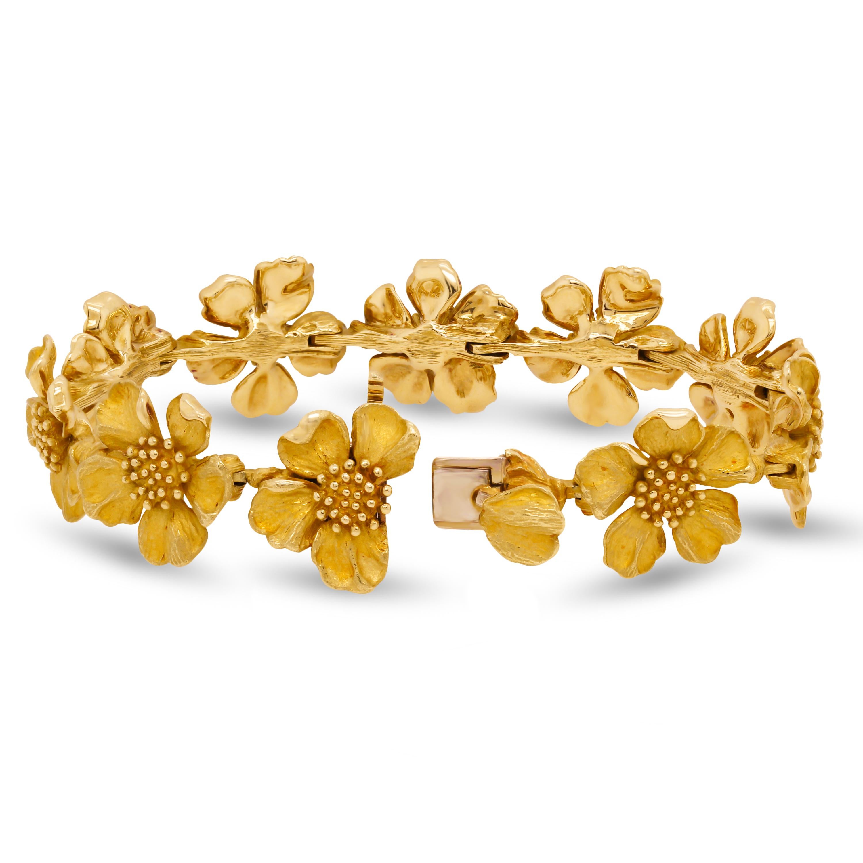 Tiffany & Co. Dogwood Collection: 18 Karat Gelbgold Blumengliederarmband (Moderne) im Angebot