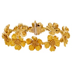 Tiffany & Co. Dogwood Collection: 18 Karat Gelbgold Blumengliederarmband