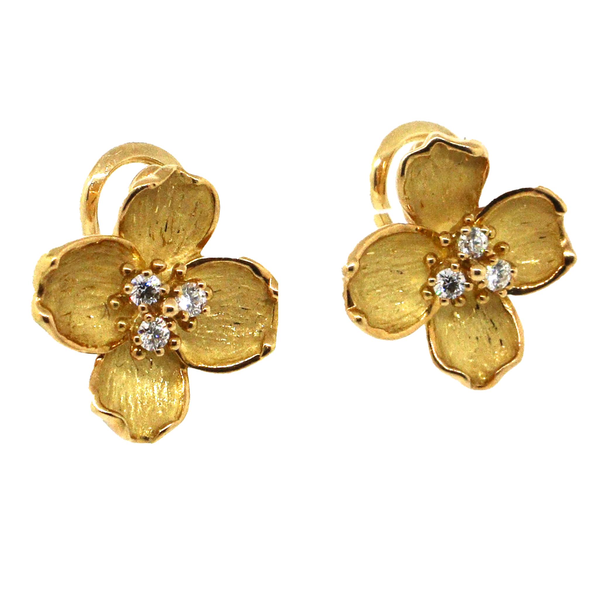 Tiffany & Co. Dogwood-Ohrringe mit Diamanten aus 18 Karat Gelbgold im Zustand „Gut“ in New York, NY