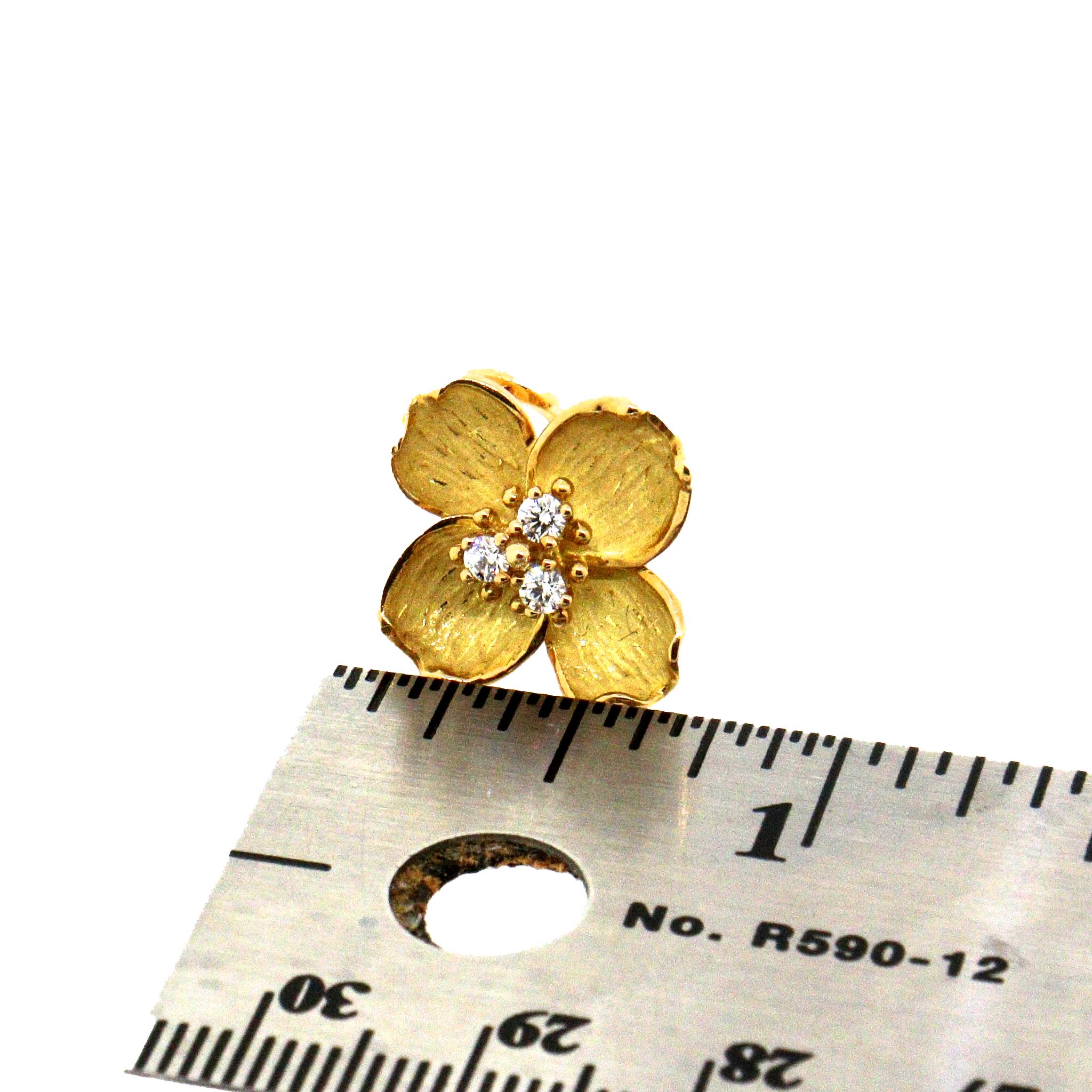 Tiffany & Co. Dogwood-Ohrringe mit Diamanten aus 18 Karat Gelbgold 3