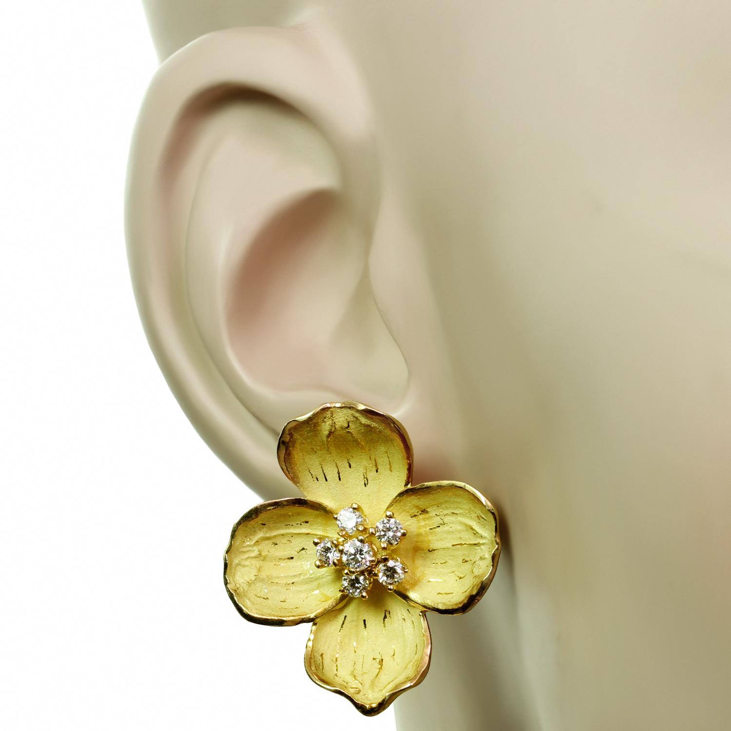 Tiffany & Co. Dogwood Flower Diamond Yellow Gold Necklace and Earring Set In Excellent Condition In New York, NY