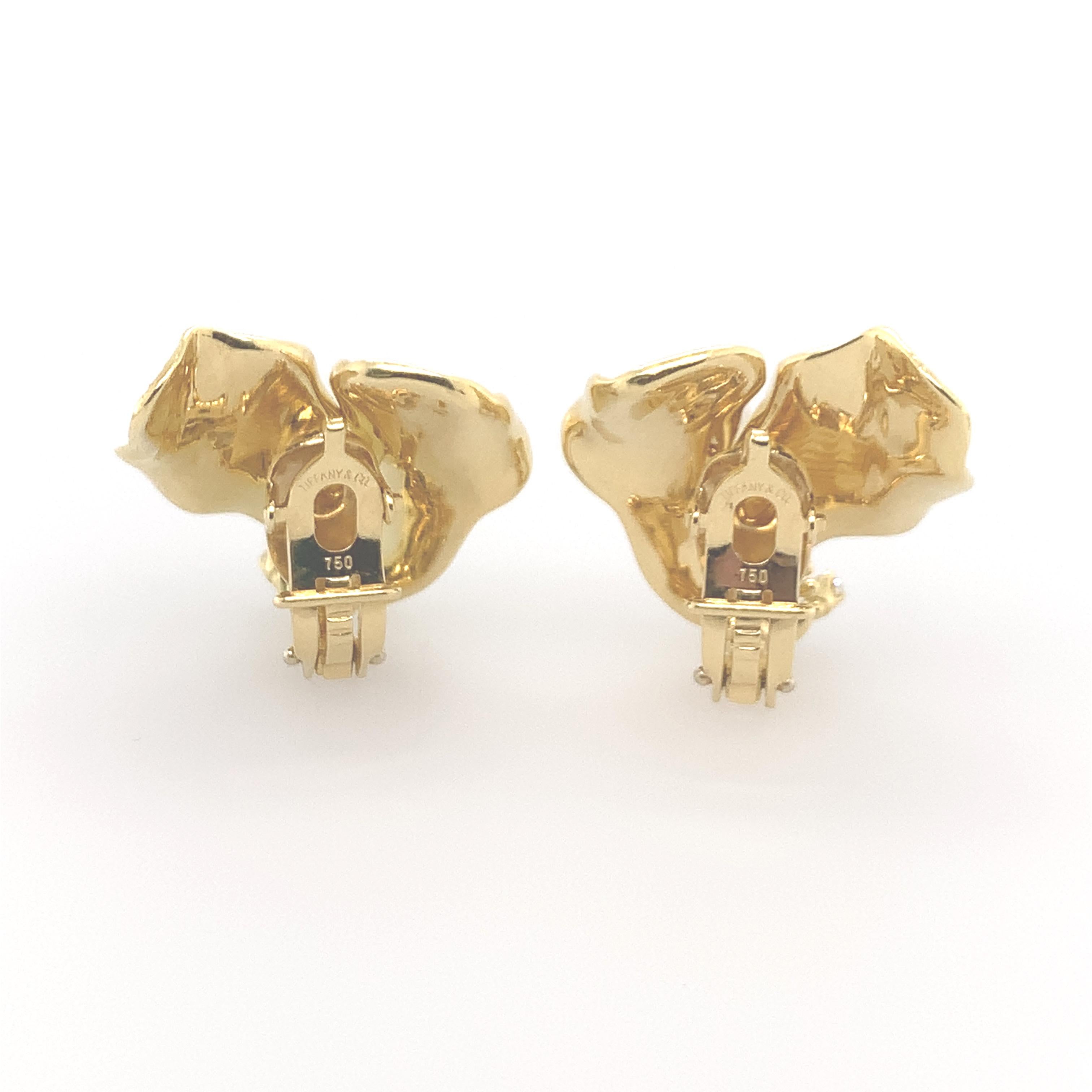 Tiffany & Co. Hundeholzblatt-Ohrringe aus Gold mit Clip im Zustand „Gut“ in Delray Beach, FL