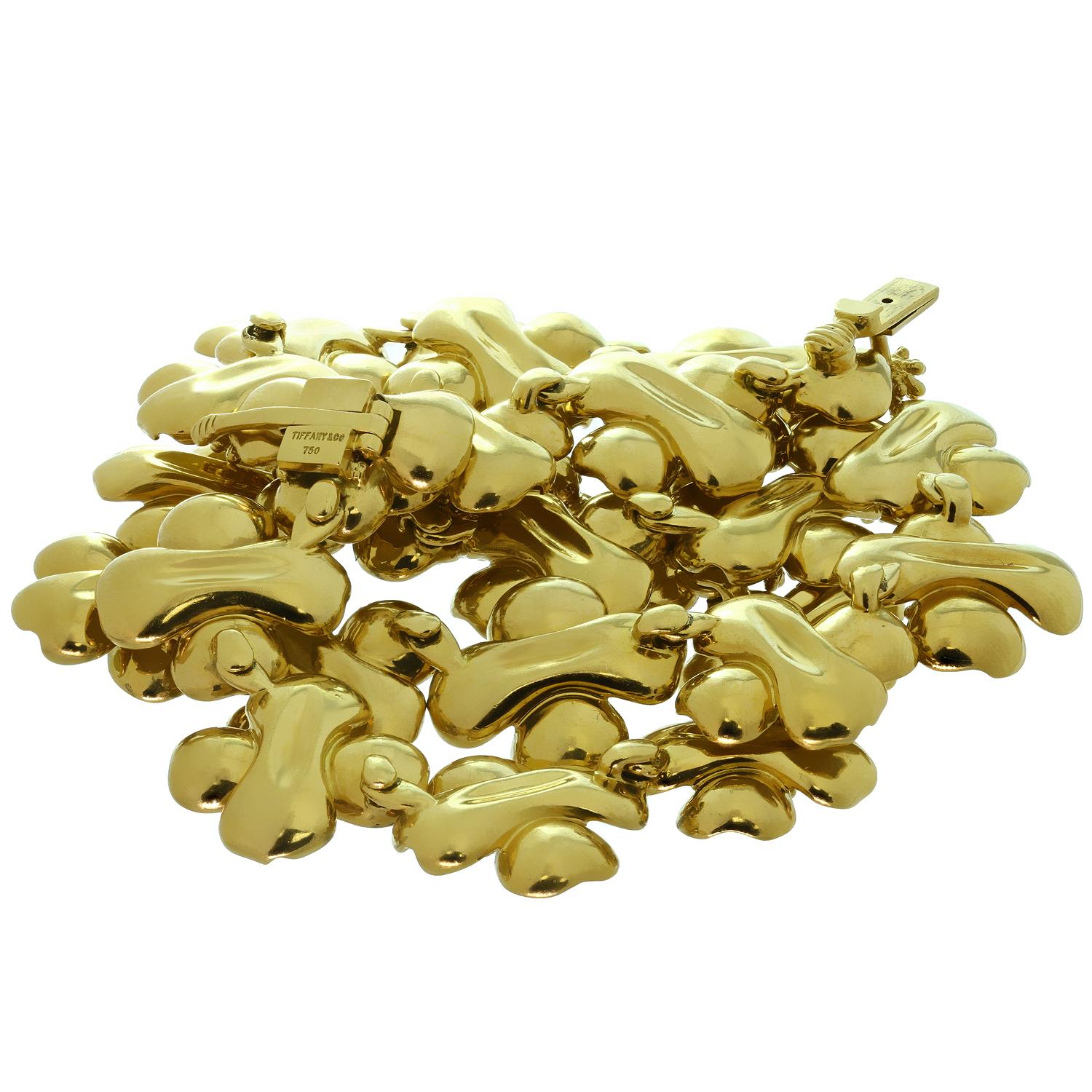 Tiffany & Co. Dogwood Yellow Gold Flower Link Necklace In Excellent Condition In New York, NY