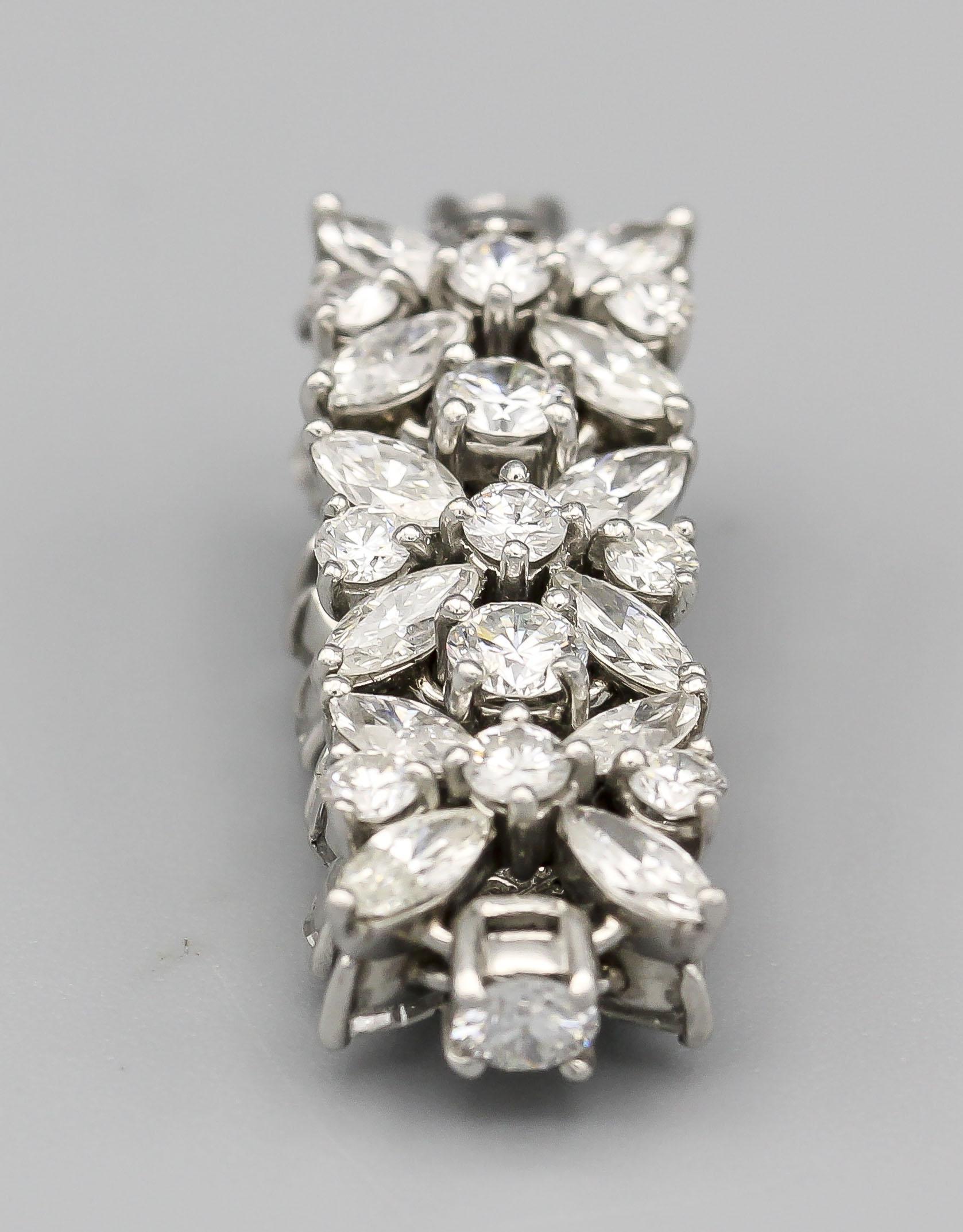 Tiffany & Co. Donald Claflin, bague d'éternité flexible en platine et diamants, taille 5 en vente 2