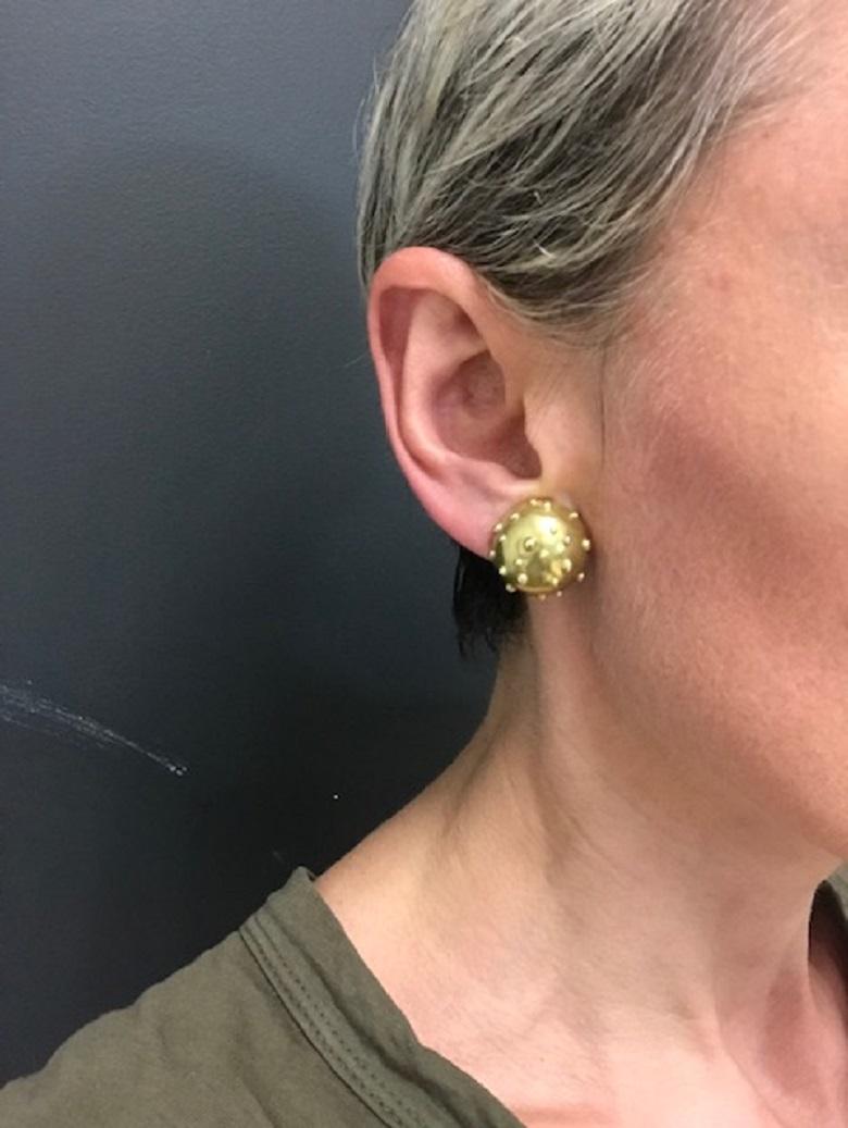 Tiffany & Co. Boucles d'oreilles en or à pois en forme de champignon en vente 4