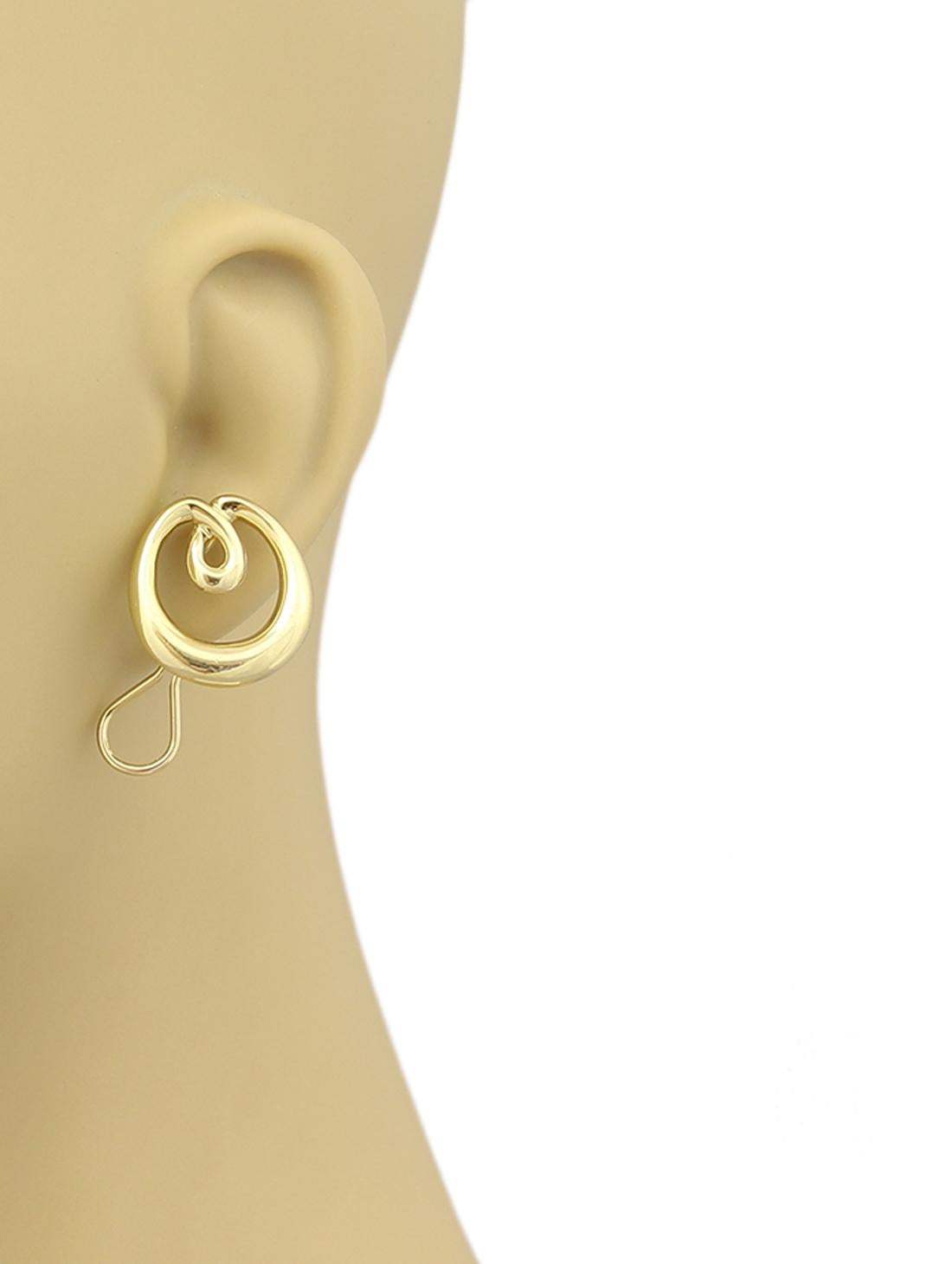 Moderne Tiffany & Co. Boucles d'oreilles en or jaune 18k à double boucle ovale ouverte en vente