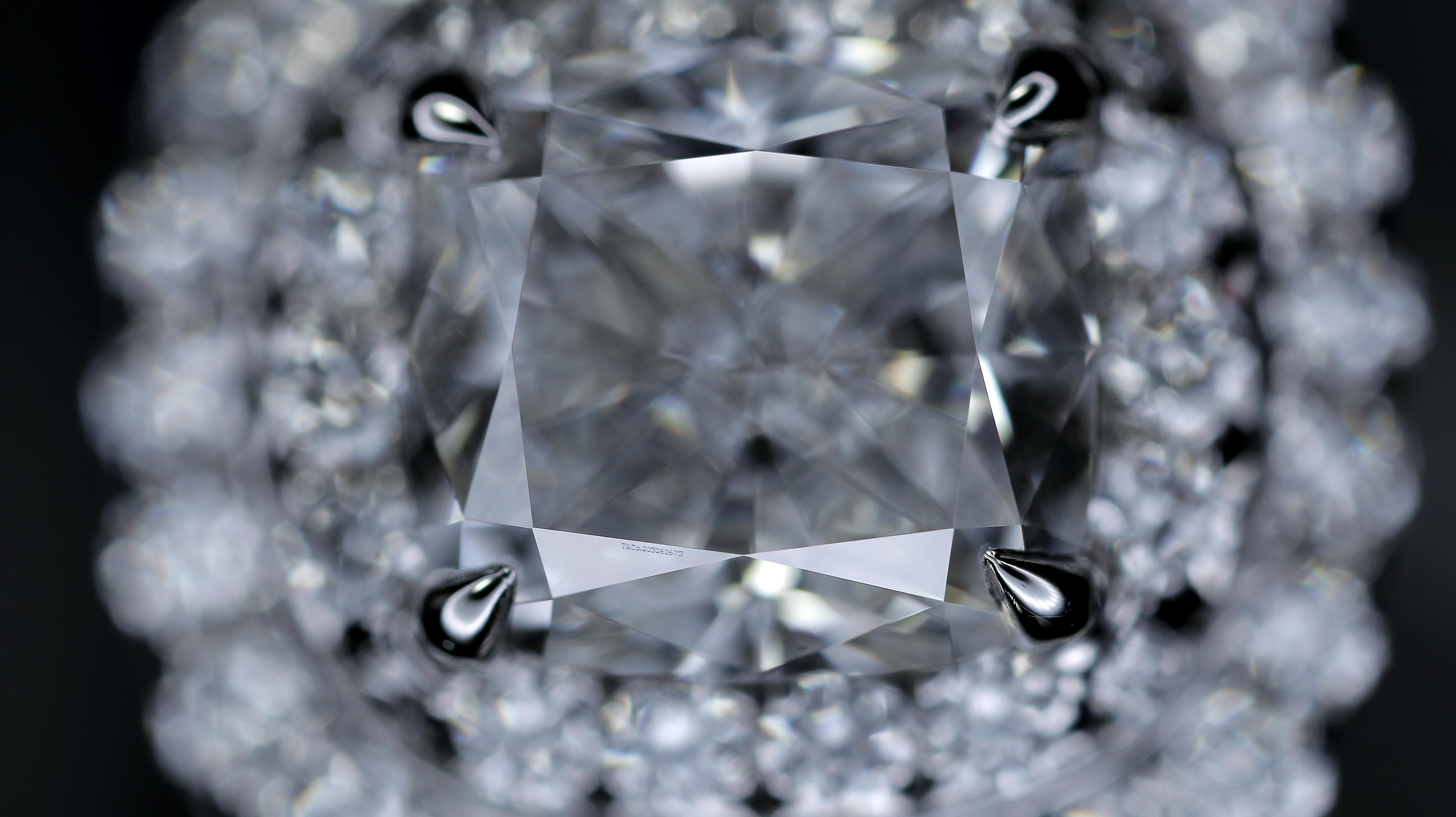 Tiffany & Co. Double Soleste Platinum Diamond Engagement Ring 0.86 Carats Total 4