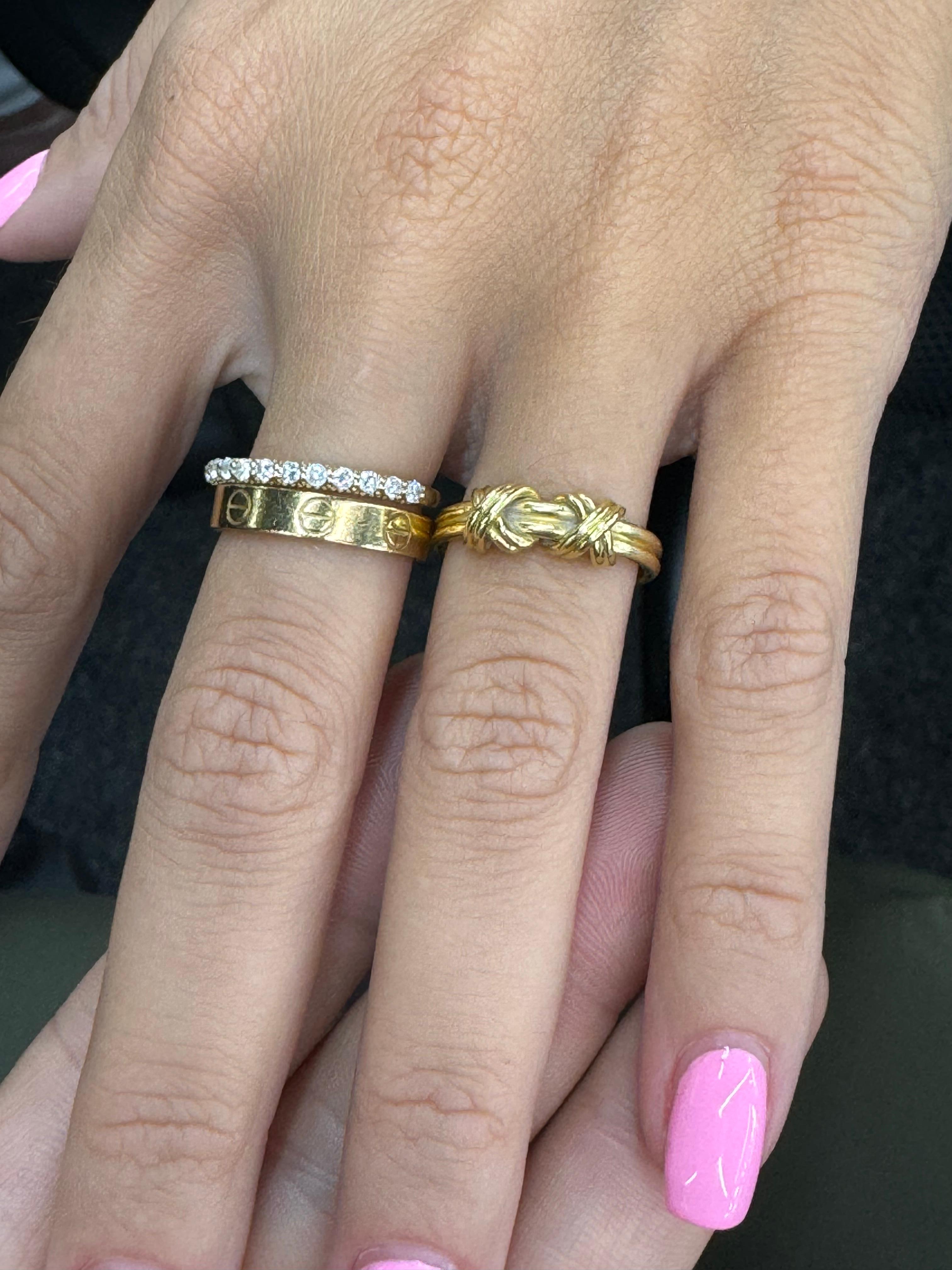 Tiffany & Co Double 'X' Design Band Ring 5.4 Grams 18 Karat Yellow Gold For Sale 3
