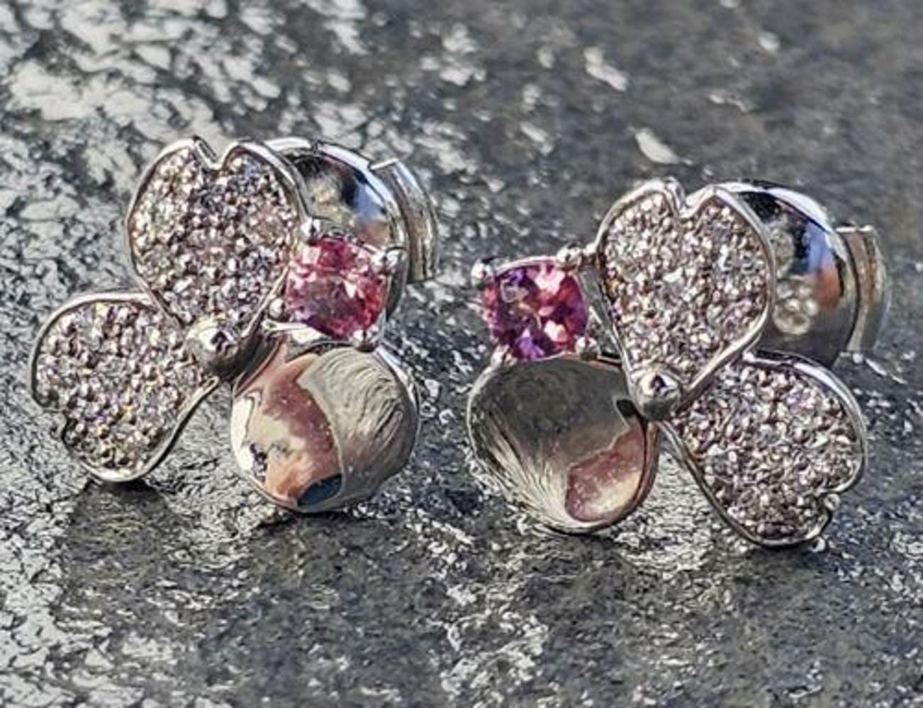 Taglio rotondo Tiffany & Co.  Orecchini Fiori di Carta Diamante Pink Diamond Spinello Platino Borchie in vendita