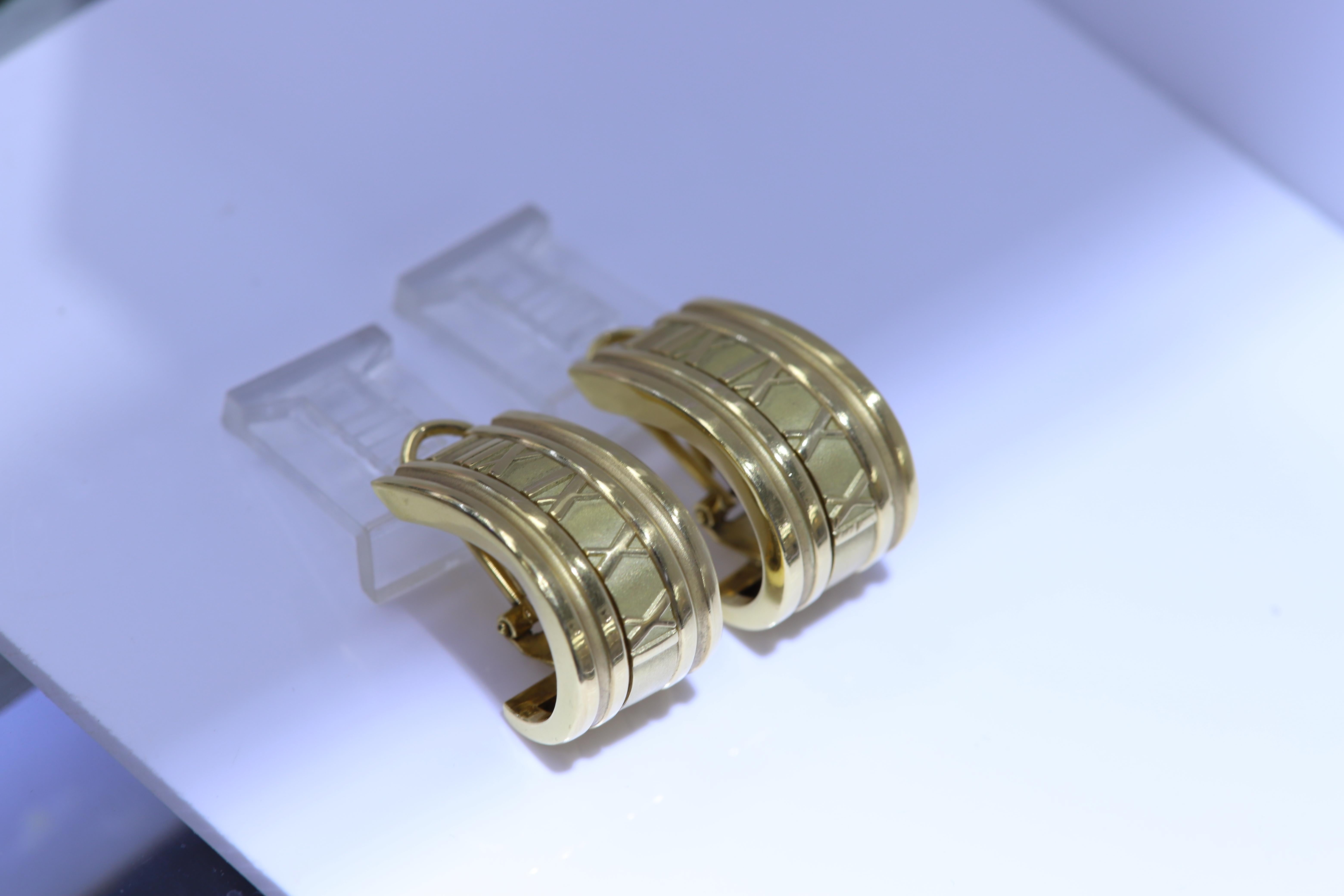 Tiffany & Co. Ohrringe mit römischen Ziffern aus 18 Karat Gelbgold im Angebot 2