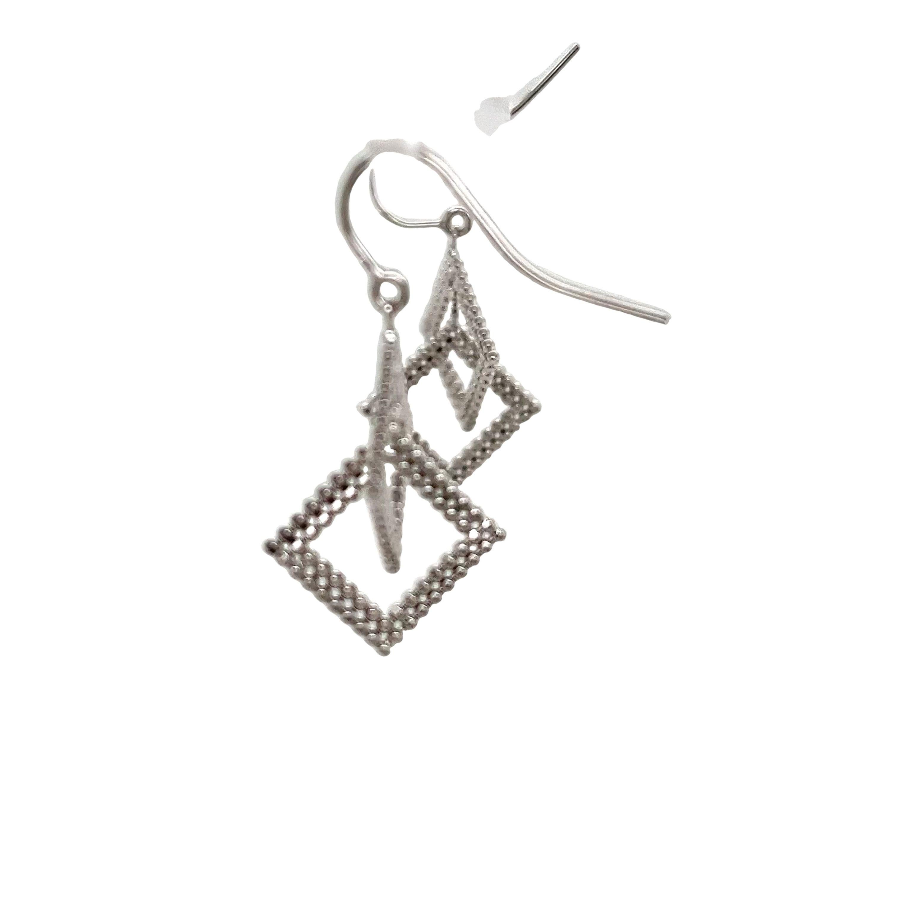Tiffany & Co. Ohrringe in quadratischer Form aus 18 Karat Weißgold gefasst im Angebot 2