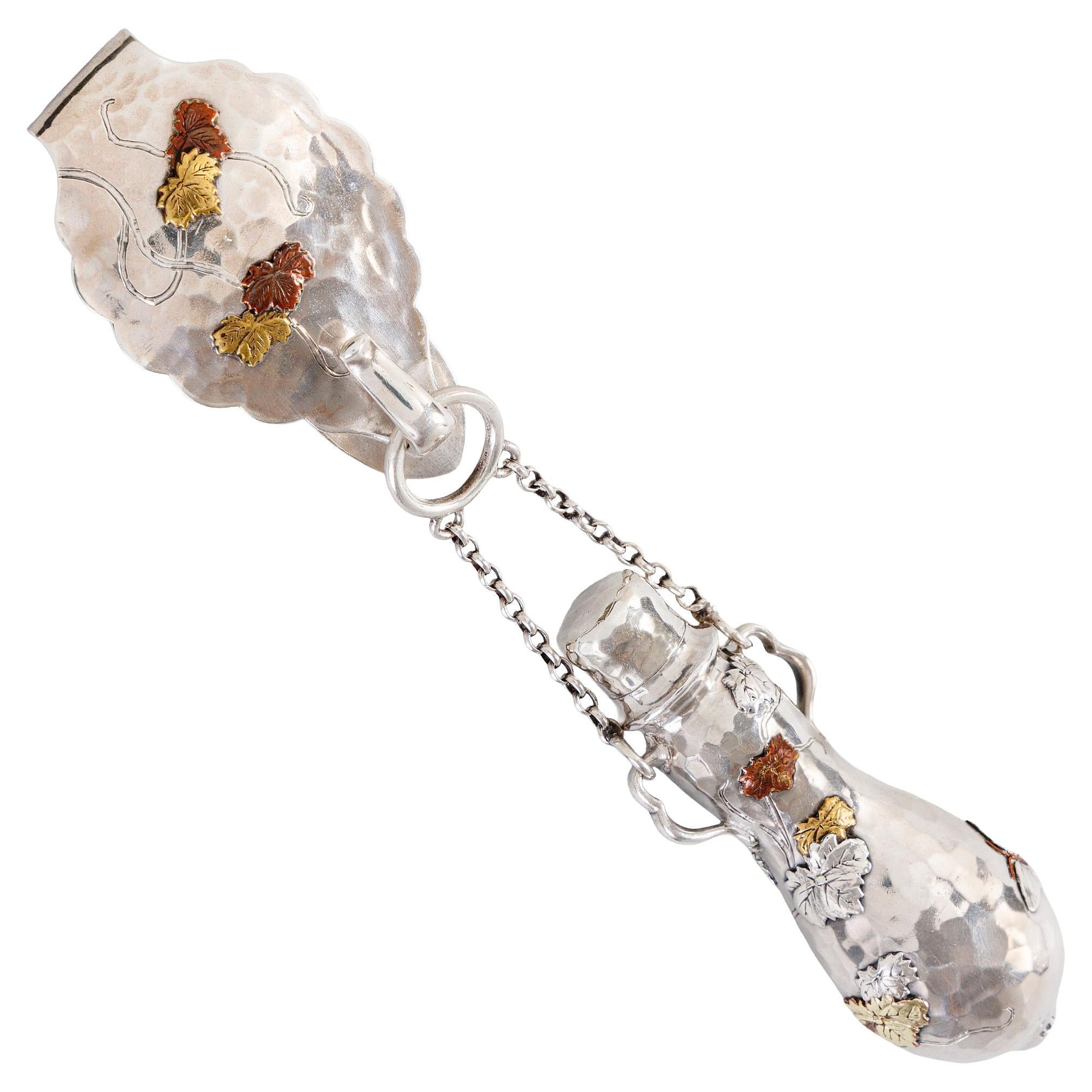Tiffany & Co. Edward C. Moore "Vines and Butterflies" Bottiglia di profumo Chatelaine in vendita