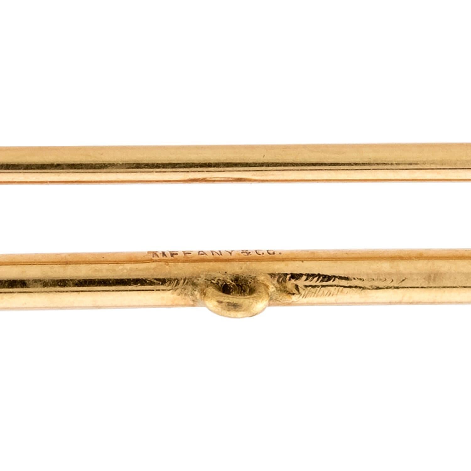 TIFFANY & CO. Edwardian 14K Pearl Golf Club Bar Pin In Good Condition For Sale In Narberth, PA