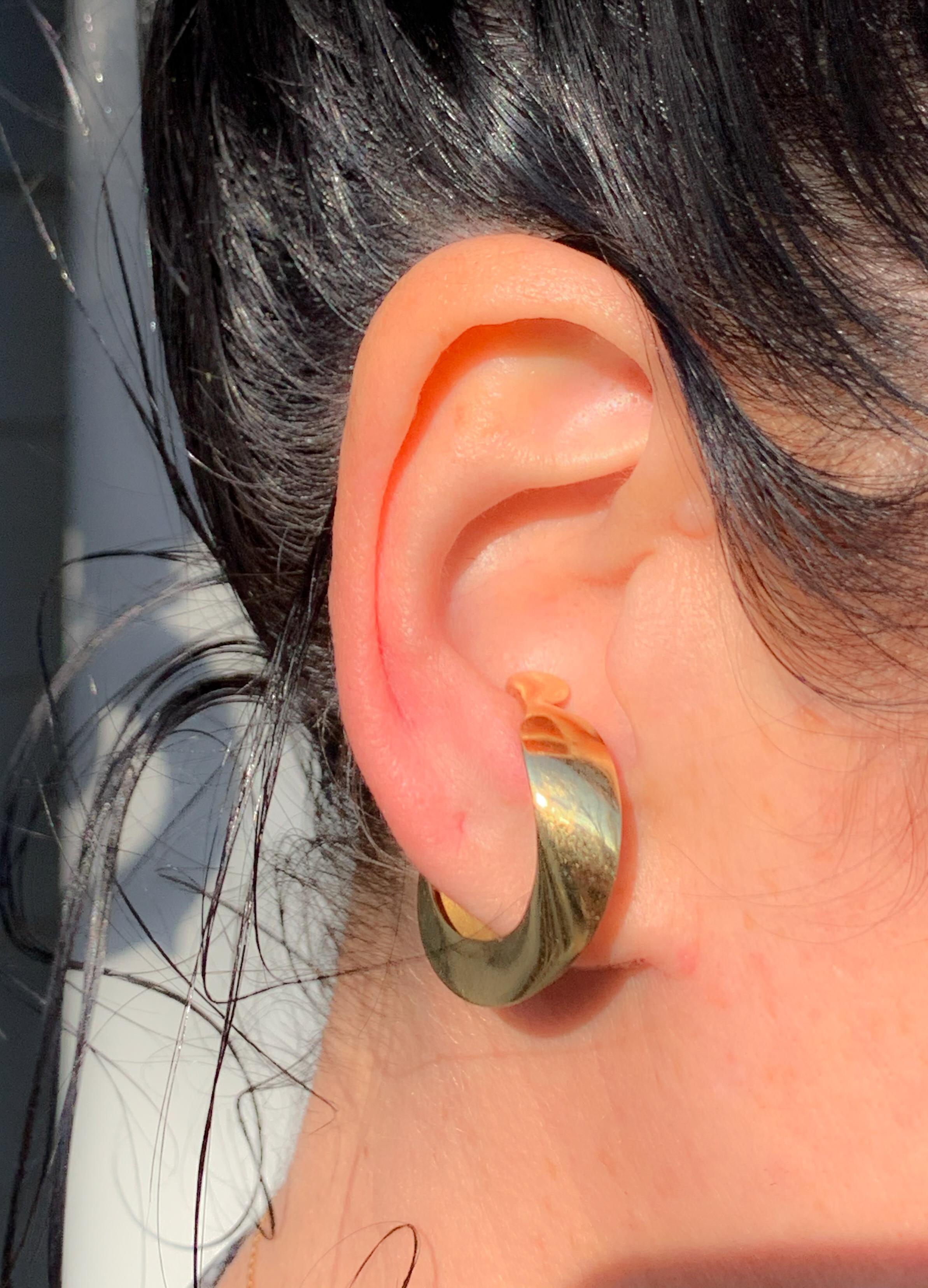 Women's or Men's Tiffany & Co. Elsa Peretti cuff earrings in 18 Karat yellow gold