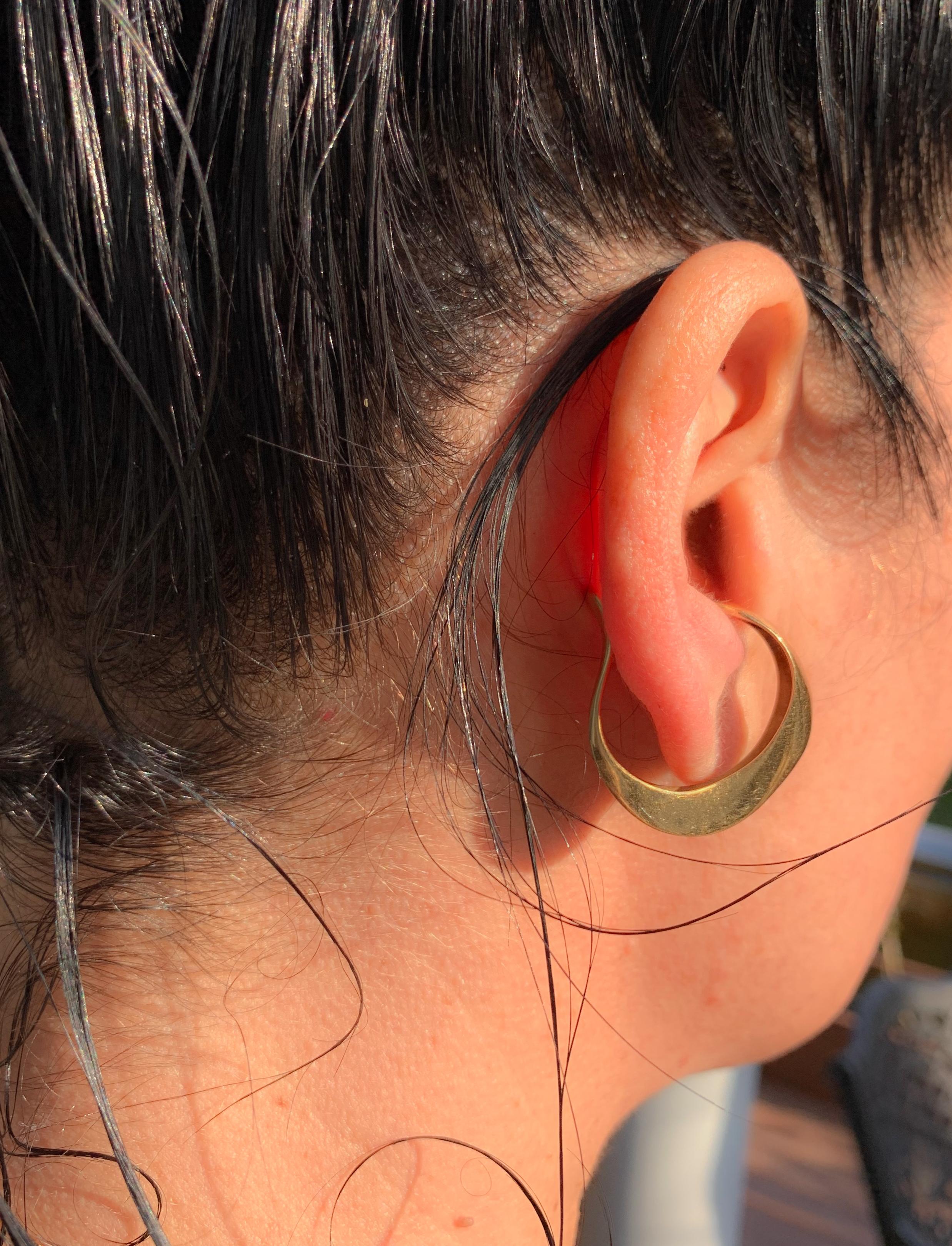 Tiffany & Co. Elsa Peretti cuff earrings in 18 Karat yellow gold 2