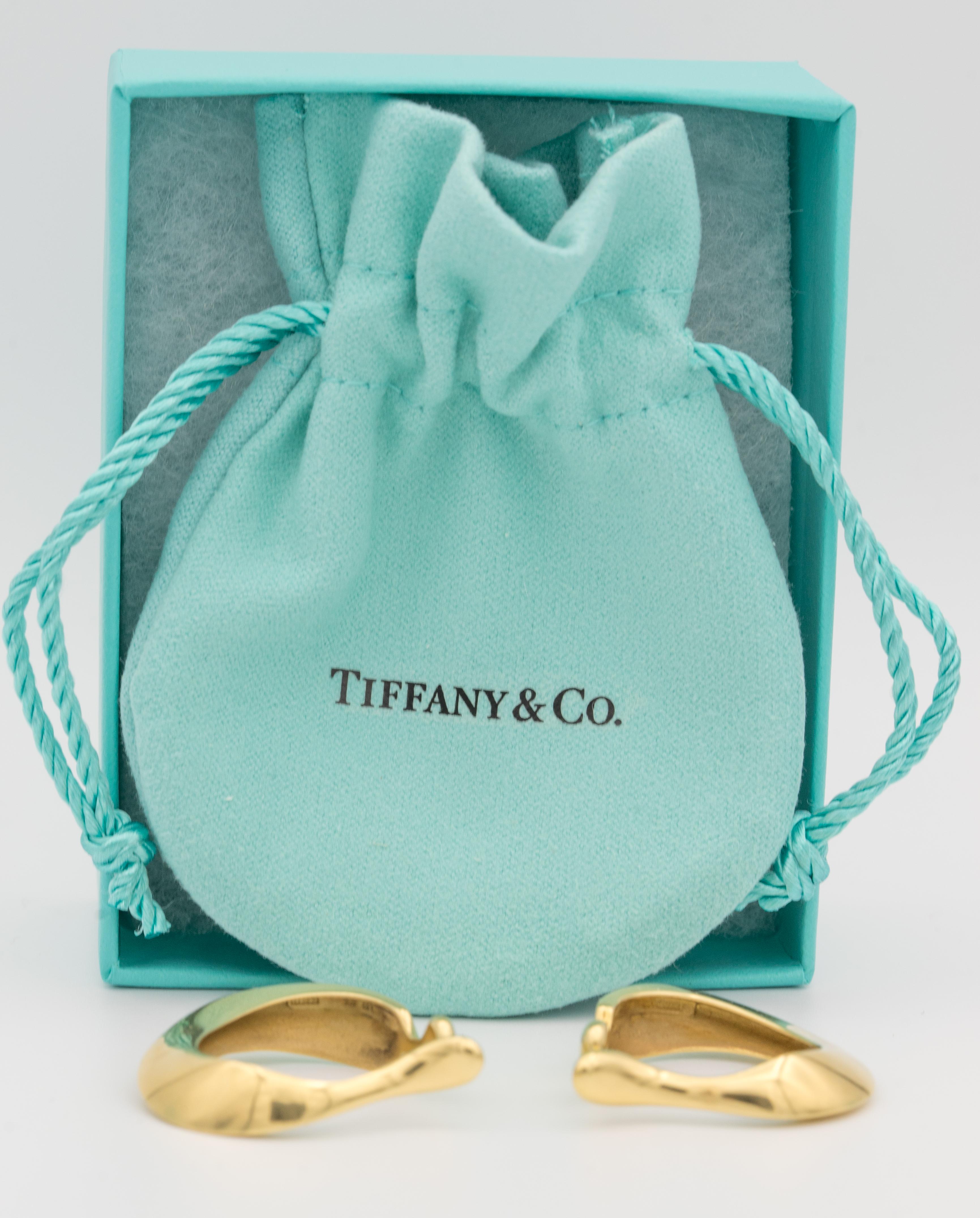 Tiffany & Co. Elsa Peretti cuff earrings in 18 Karat yellow gold 3