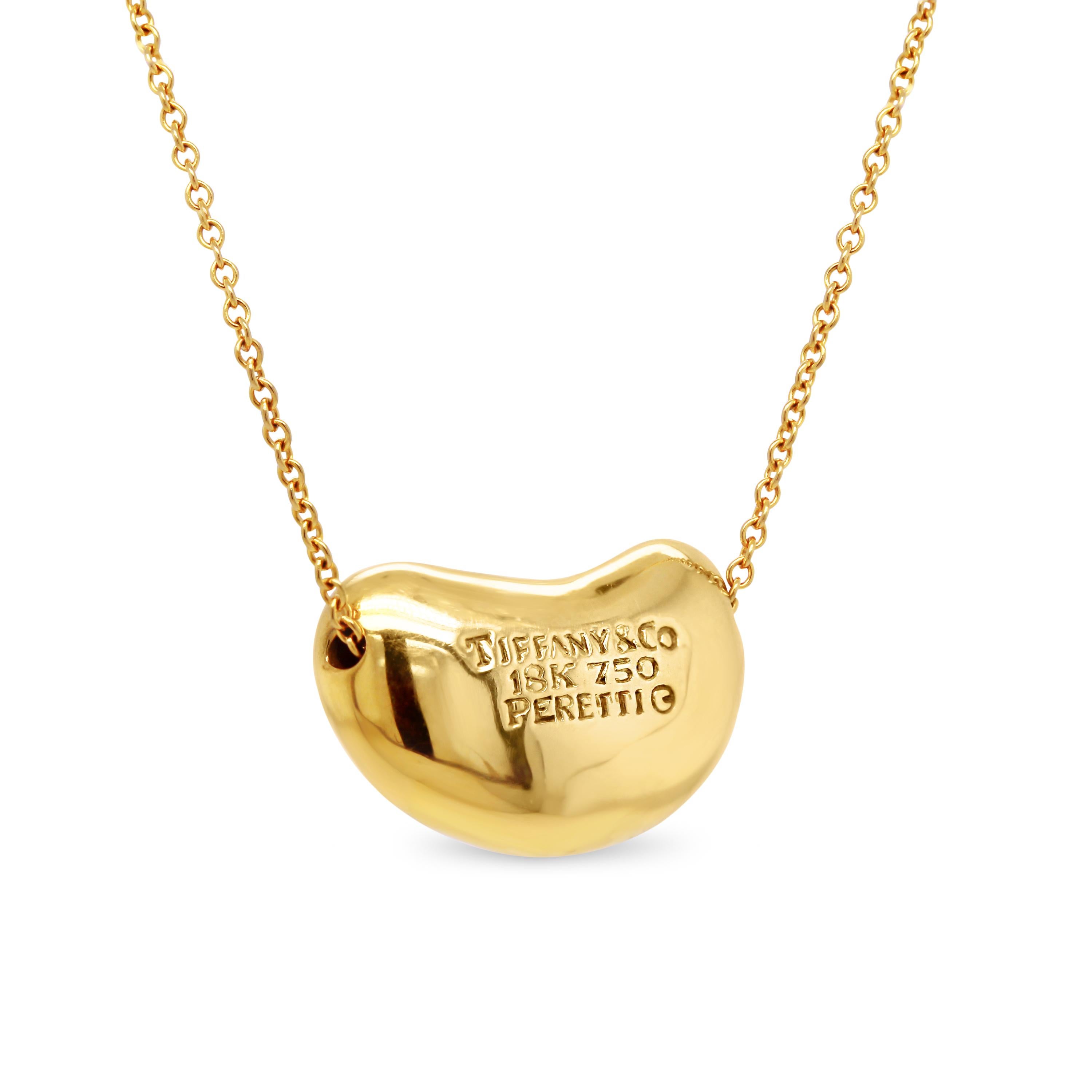 Tiffany & Co Elsa Peretti 18 Karat Gold Großer Bohnen-Anhänger Halskette (Moderne) im Angebot