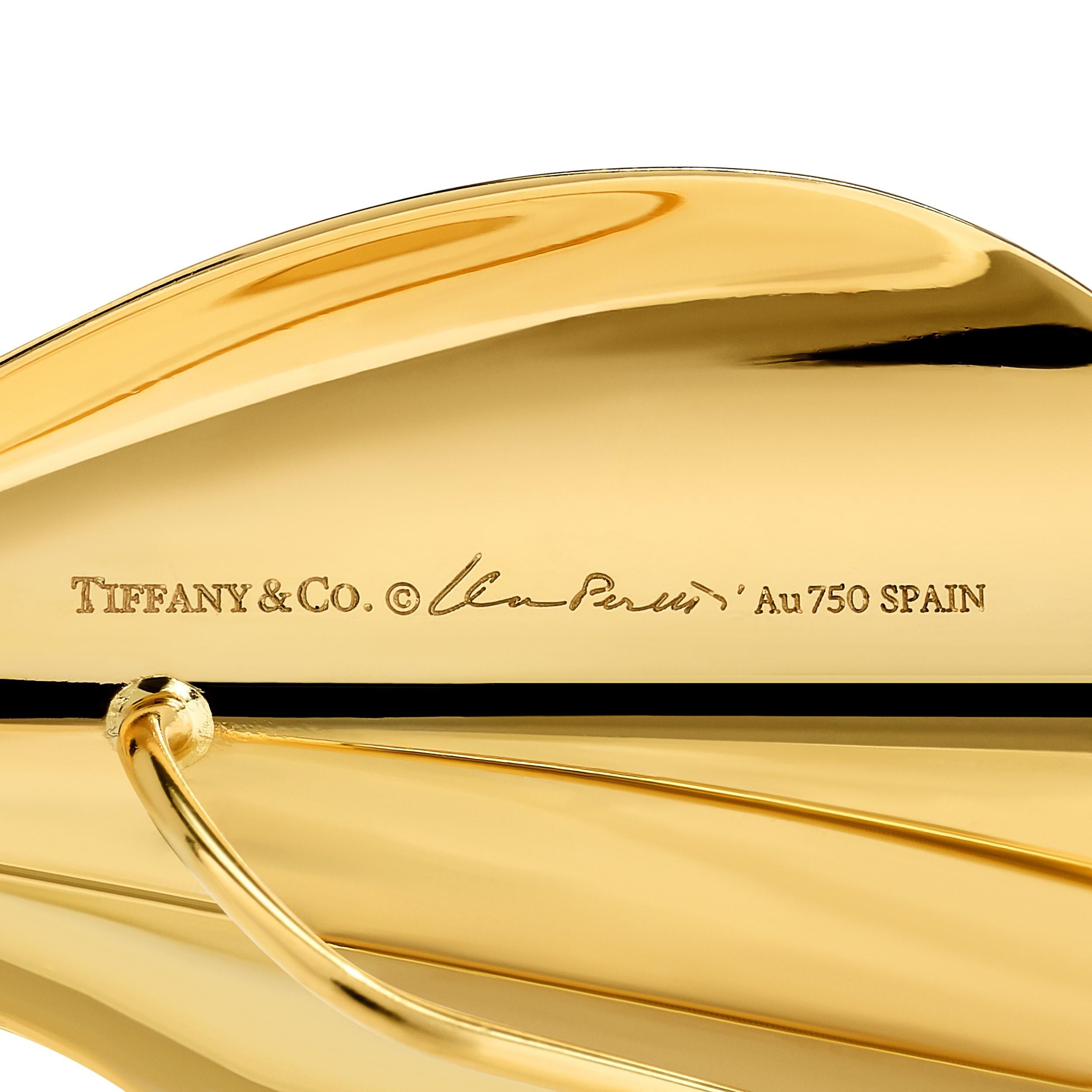 Tiffany & Co. Elsa Peretti 18 Karat Yellow Gold High Tide Folded Fan Earrings In Excellent Condition In Philadelphia, PA