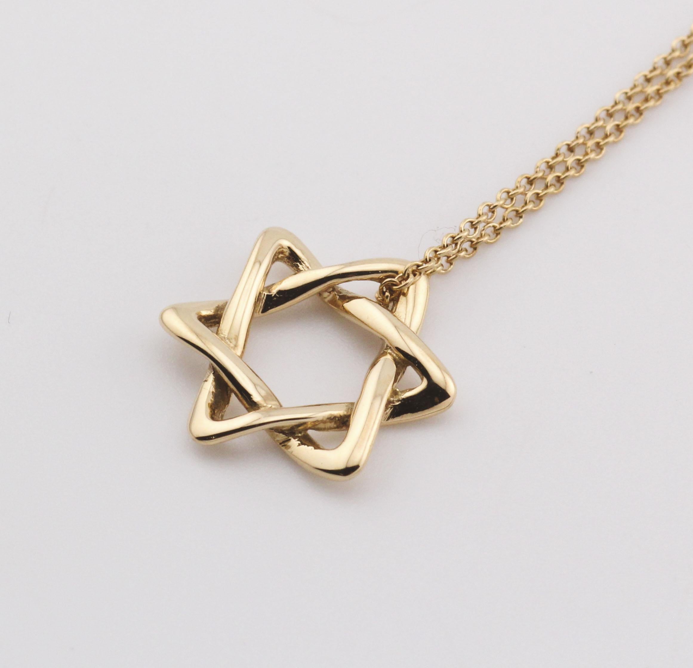 Tiffany & Co. Elsa Peretti 18K Gold 12mm Small Star of David Pendant Necklace For Sale 4